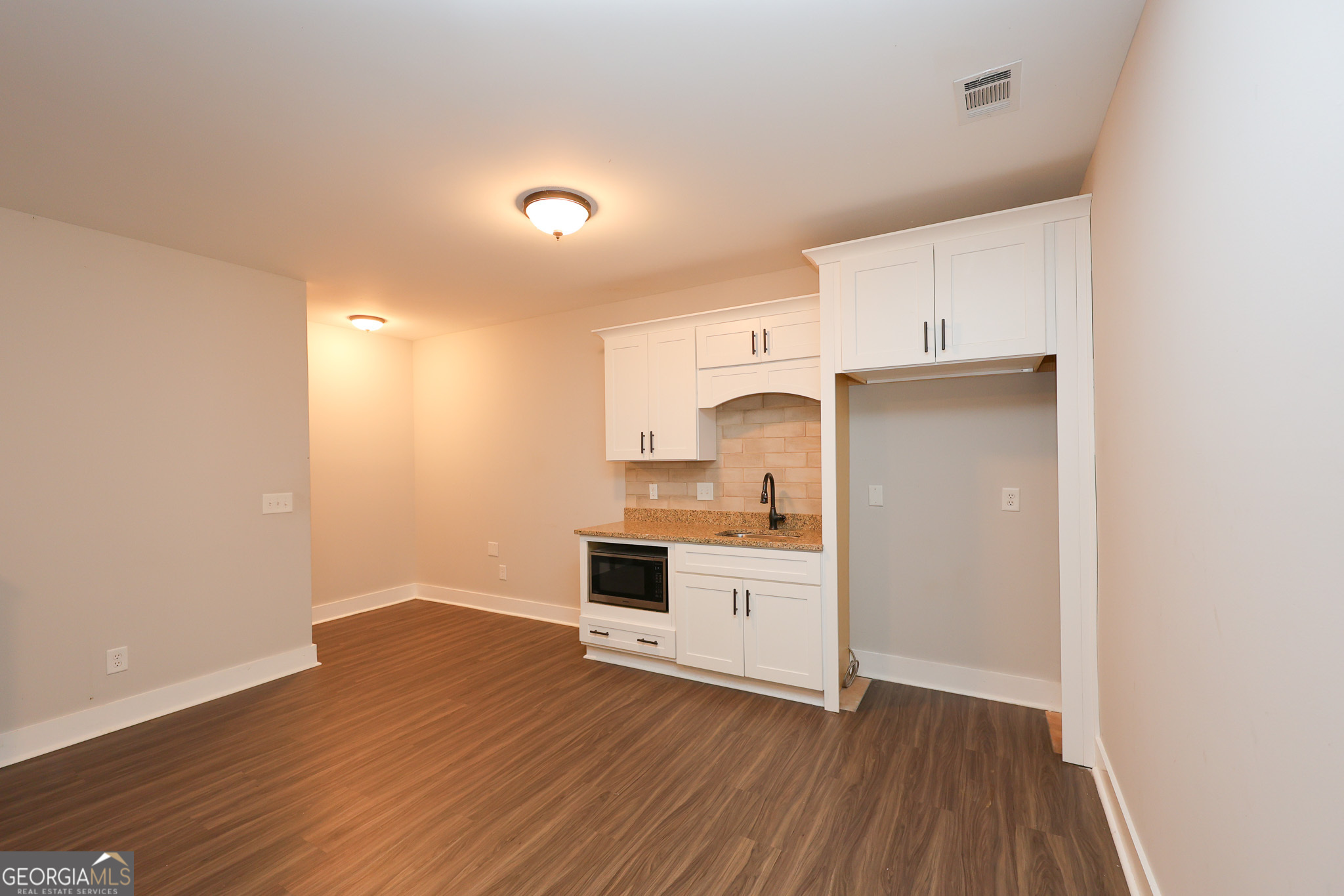 2033 Lakeview Parkway Property Photo 57