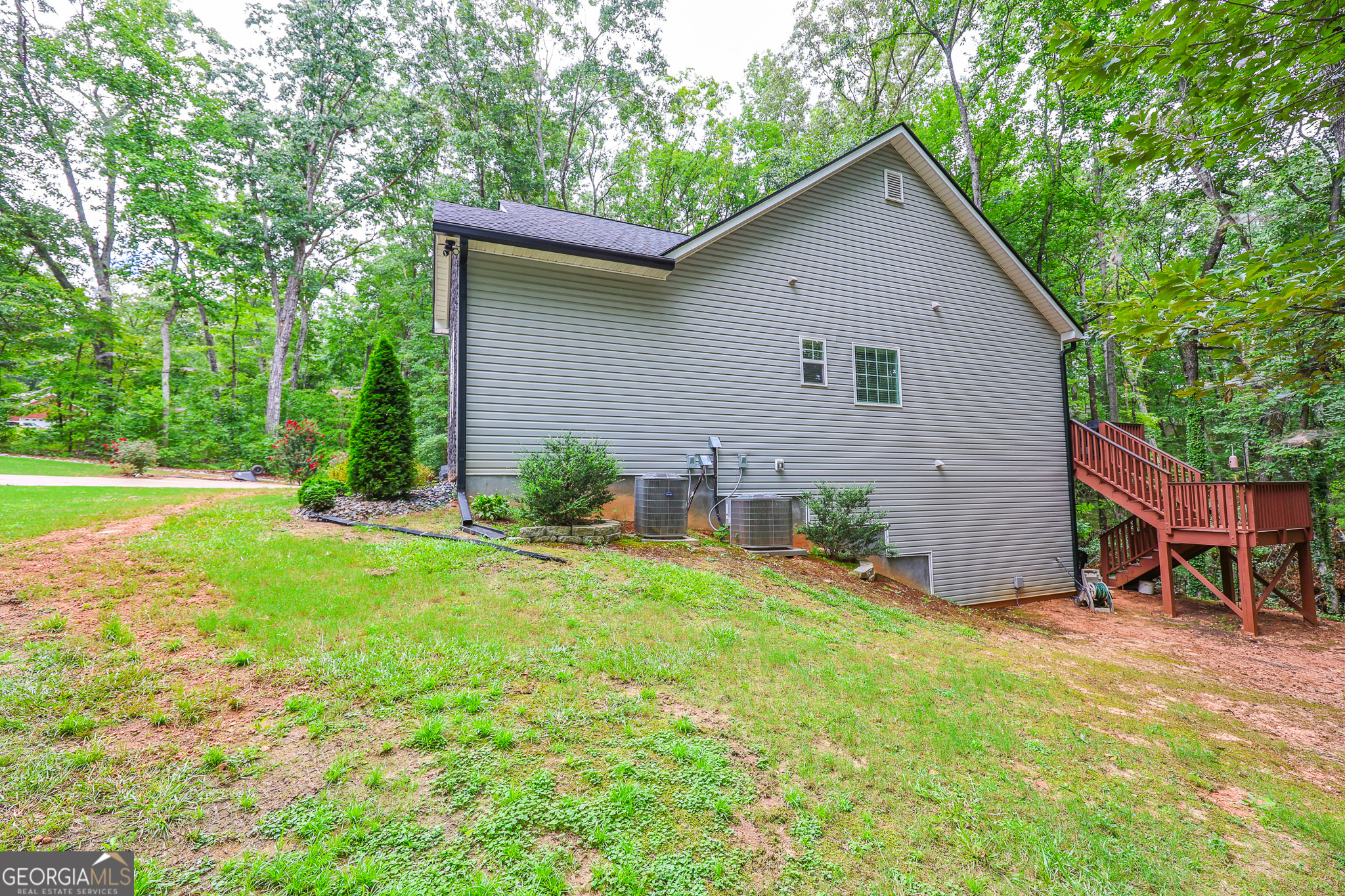 2033 Lakeview Parkway Property Photo 84