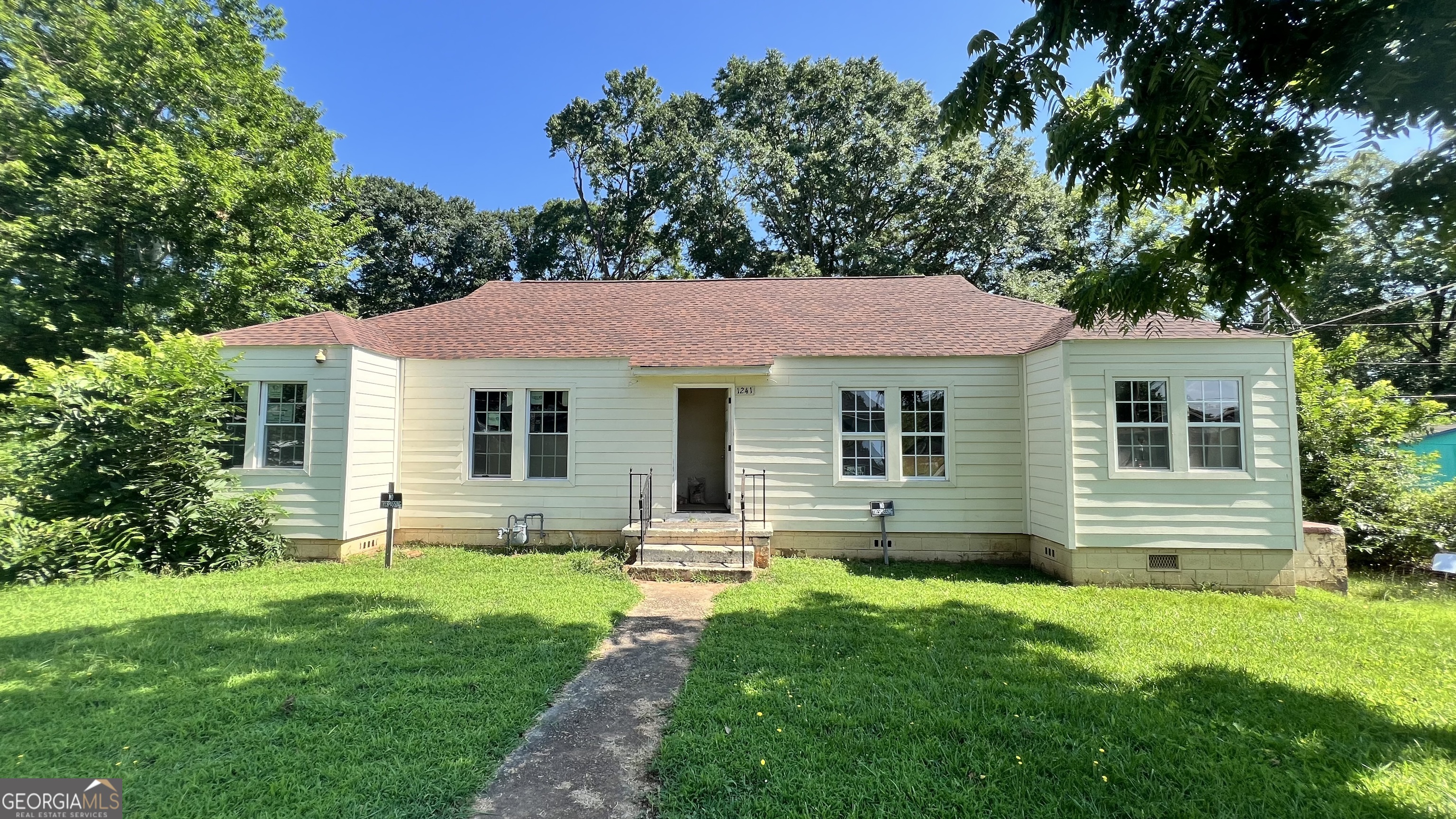 1241 Lyle Avenue Property Photo 1