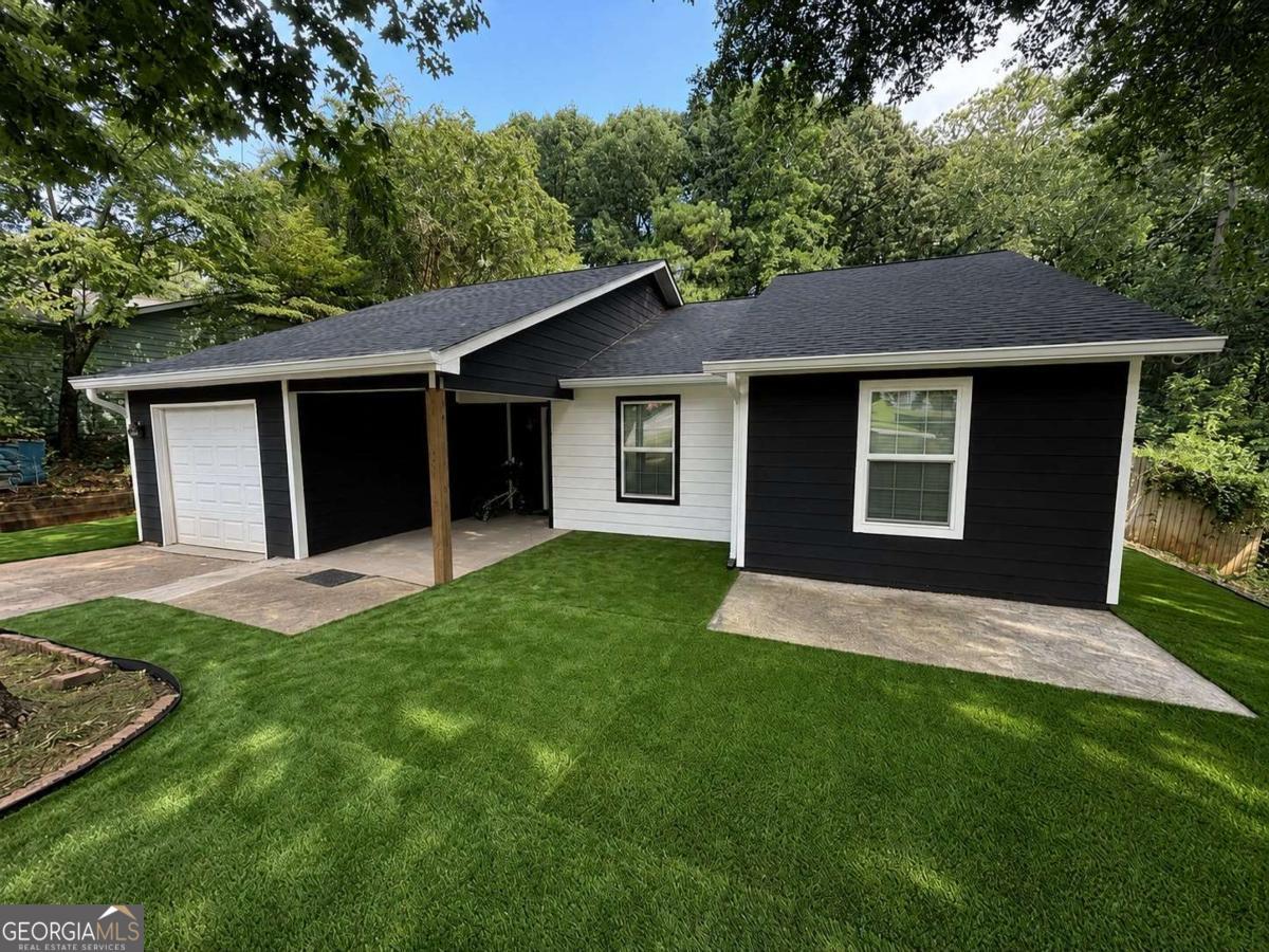 2301 Marshes Glenn Drive Property Photo 1