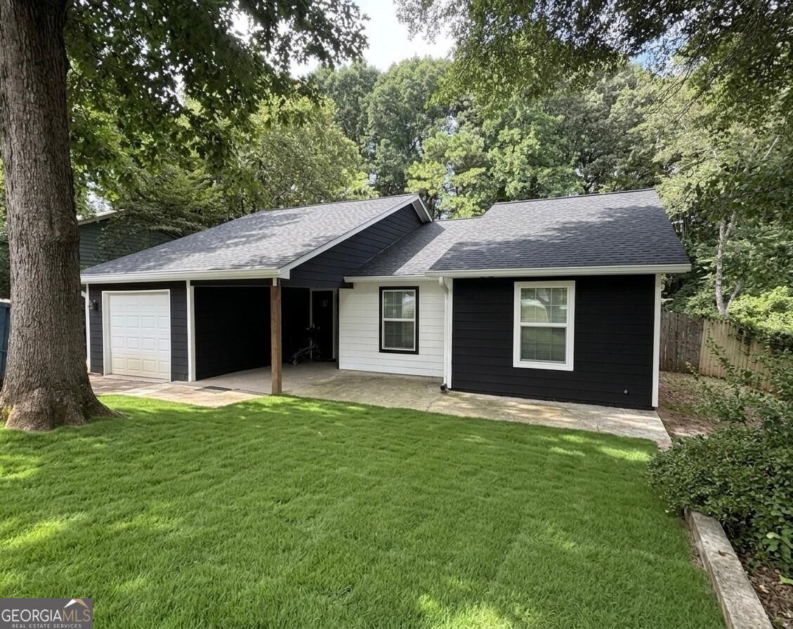 2301 Marshes Glenn Drive Property Photo 2