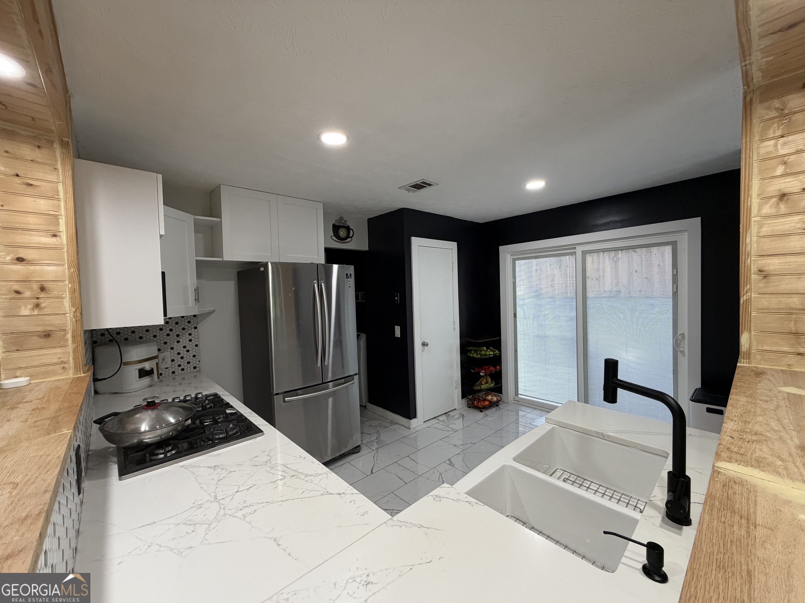 2301 Marshes Glenn Drive Property Photo 9