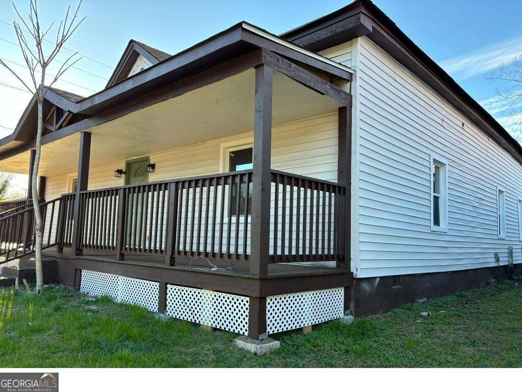 1195 Lawton Drive Property Photo 3