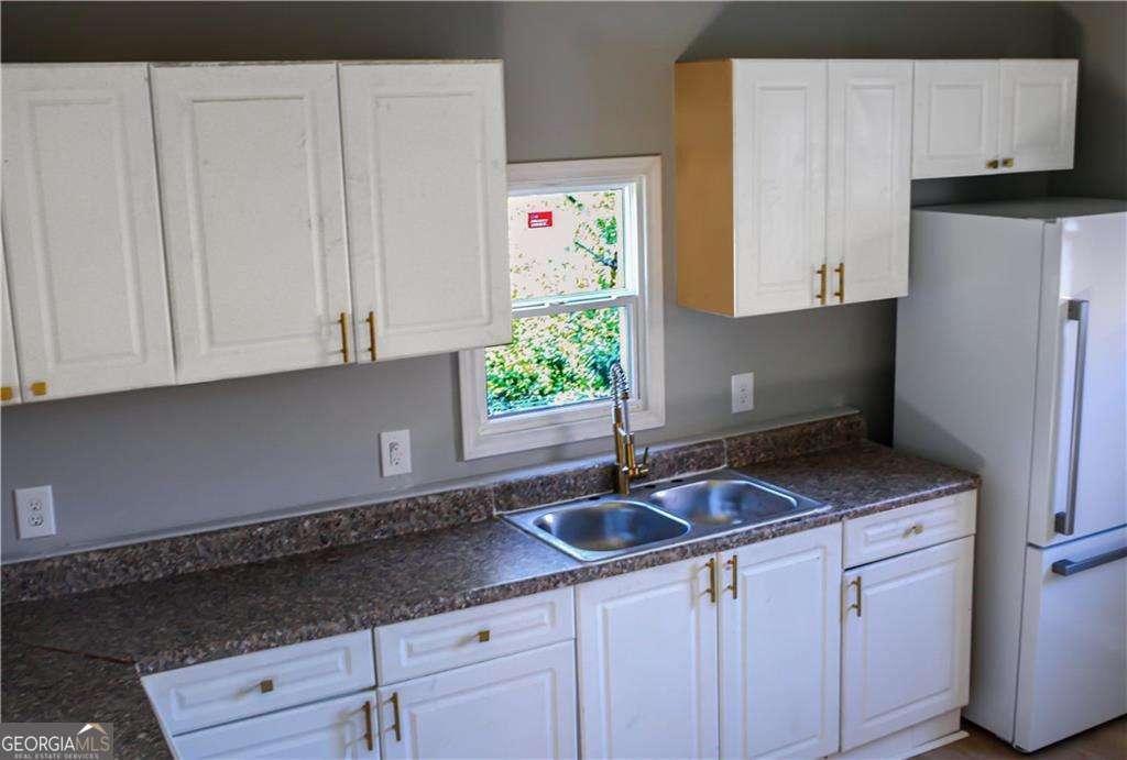 1195 Lawton Drive Property Photo 4