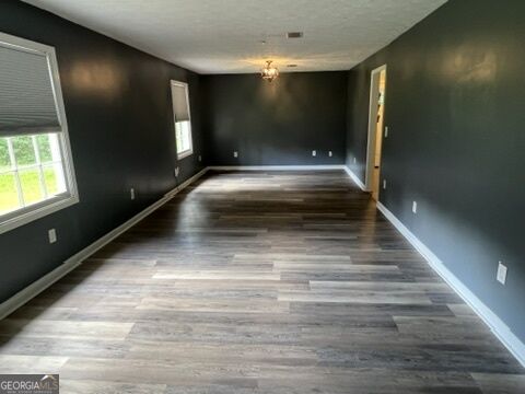 510 S May Street Property Photo 4
