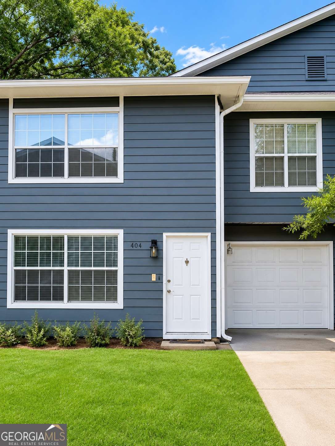 1006 Heathmoor Court Property Photo 1