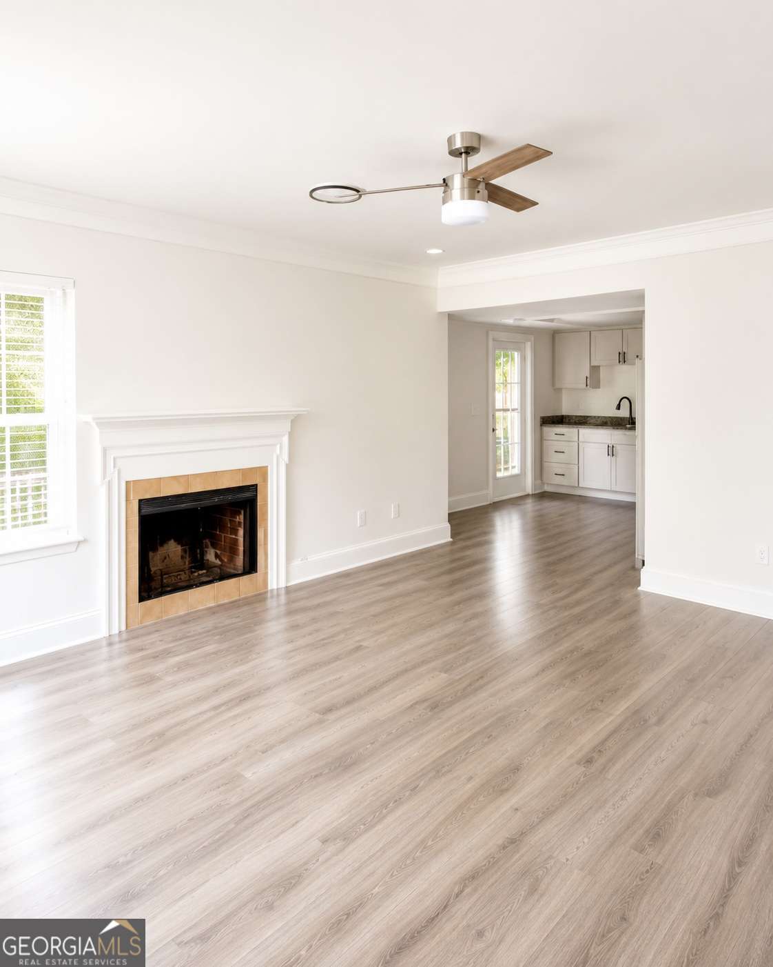 1006 Heathmoor Court Property Photo 4