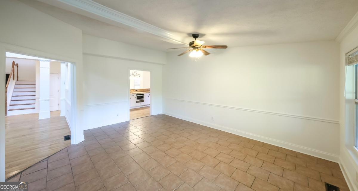 327 Lakeridge Drive Property Photo 8