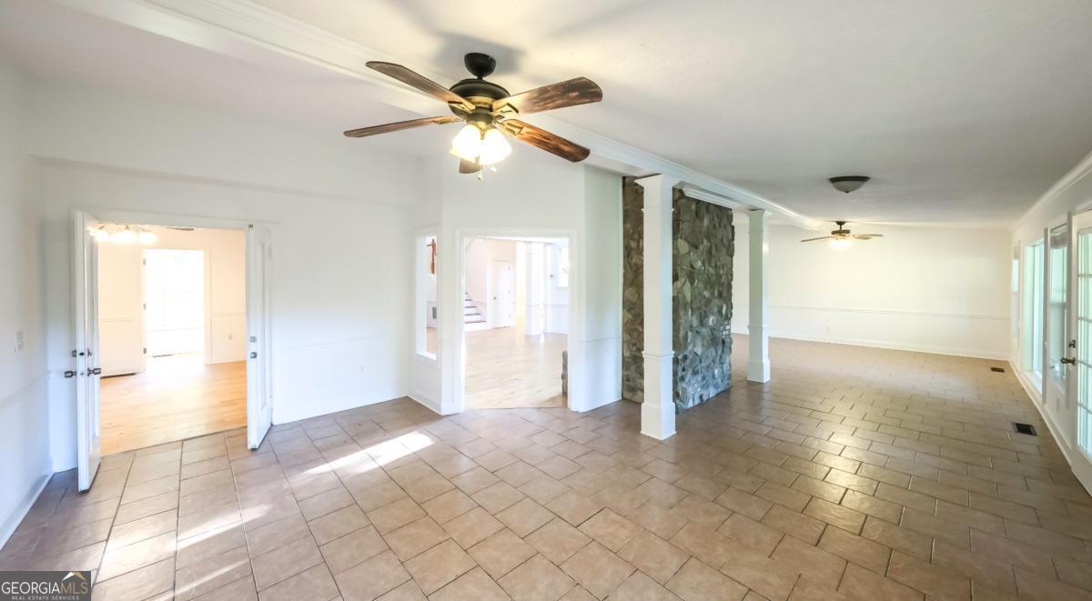 327 Lakeridge Drive Property Photo 10