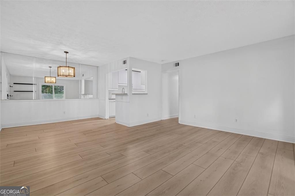 725 Dalrymple Road # 7j Property Photo 1