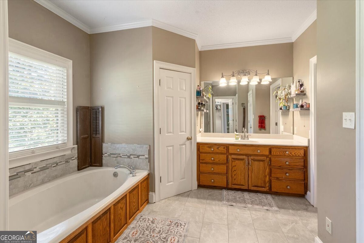 2221 Brush Creek Drive Property Photo 10