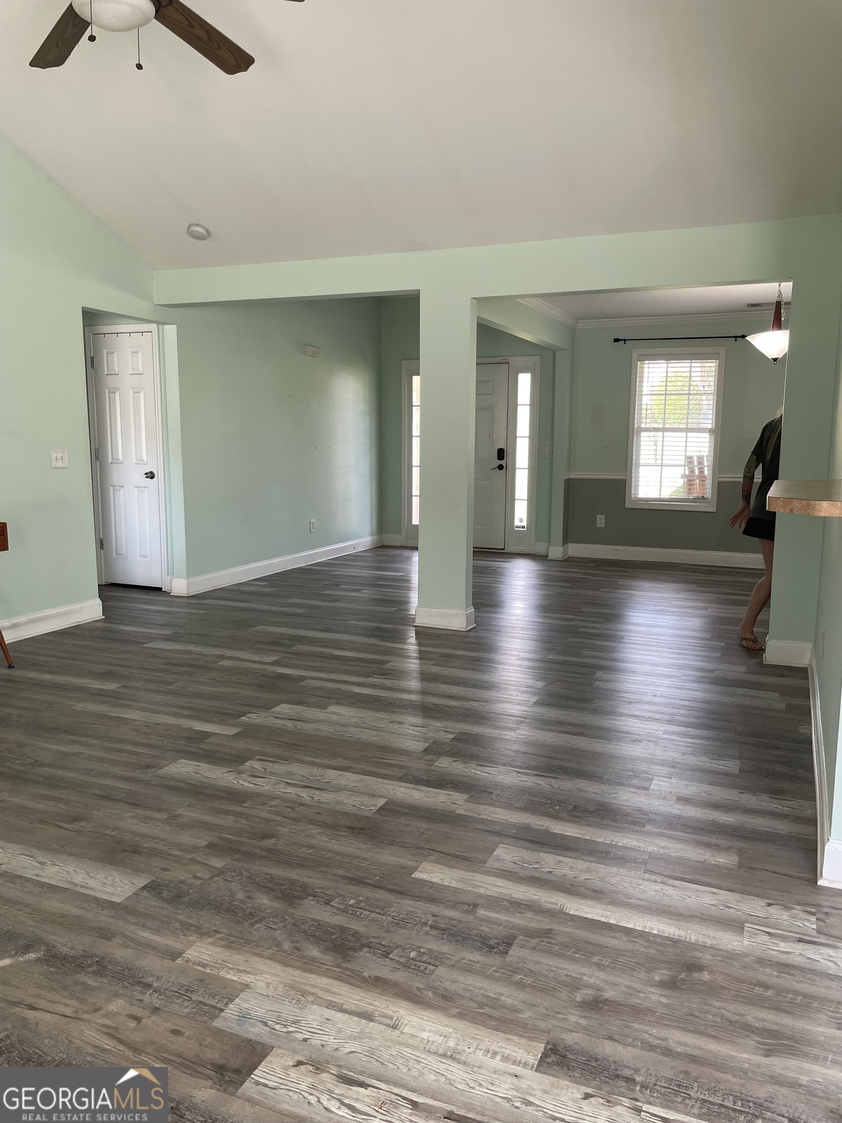 109 Presidential Lane Property Photo 14