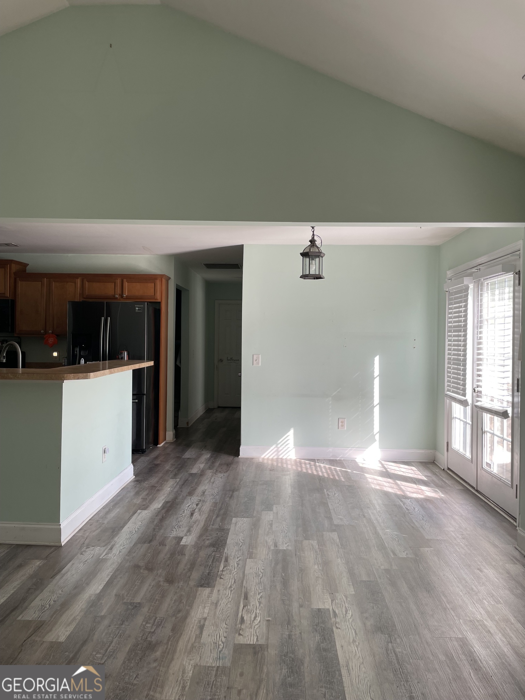 109 Presidential Lane Property Photo 18
