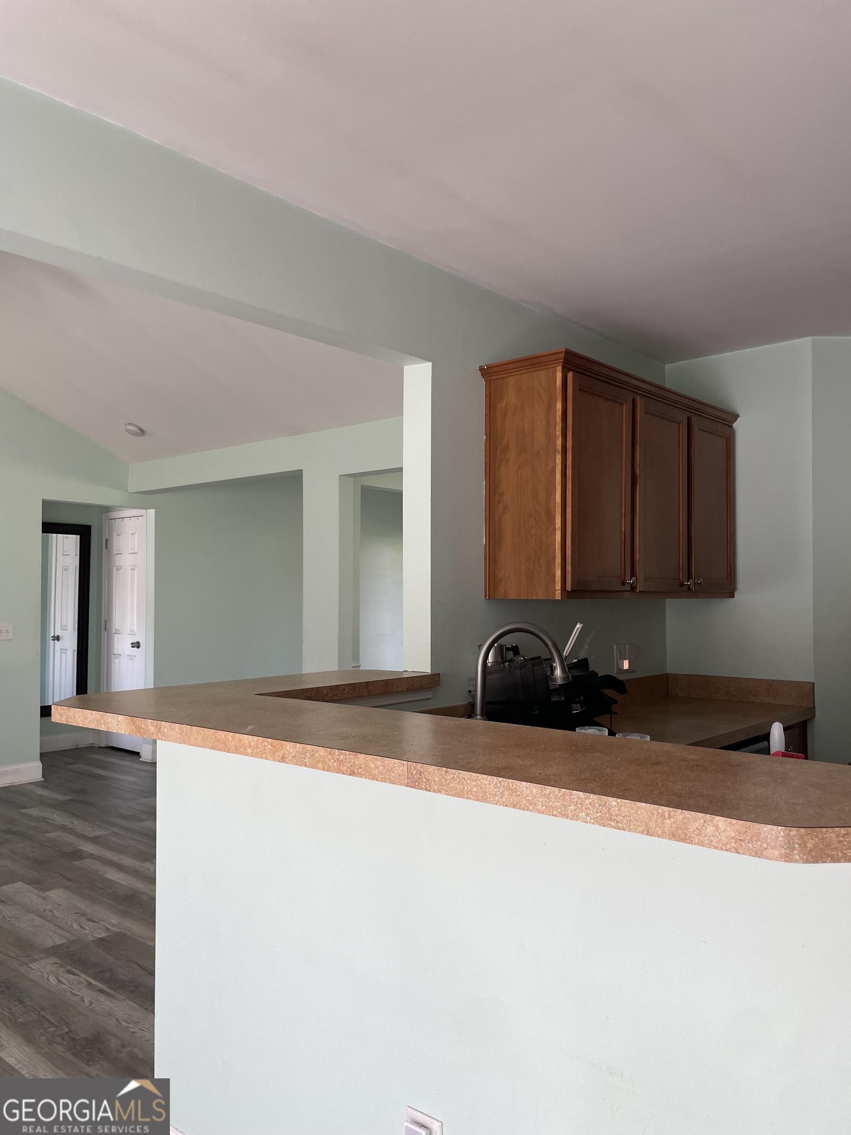 109 Presidential Lane Property Photo 24