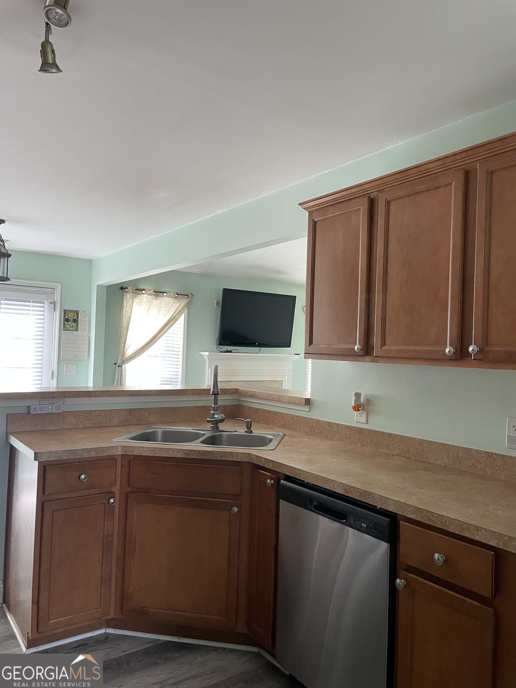 109 Presidential Lane Property Photo 27