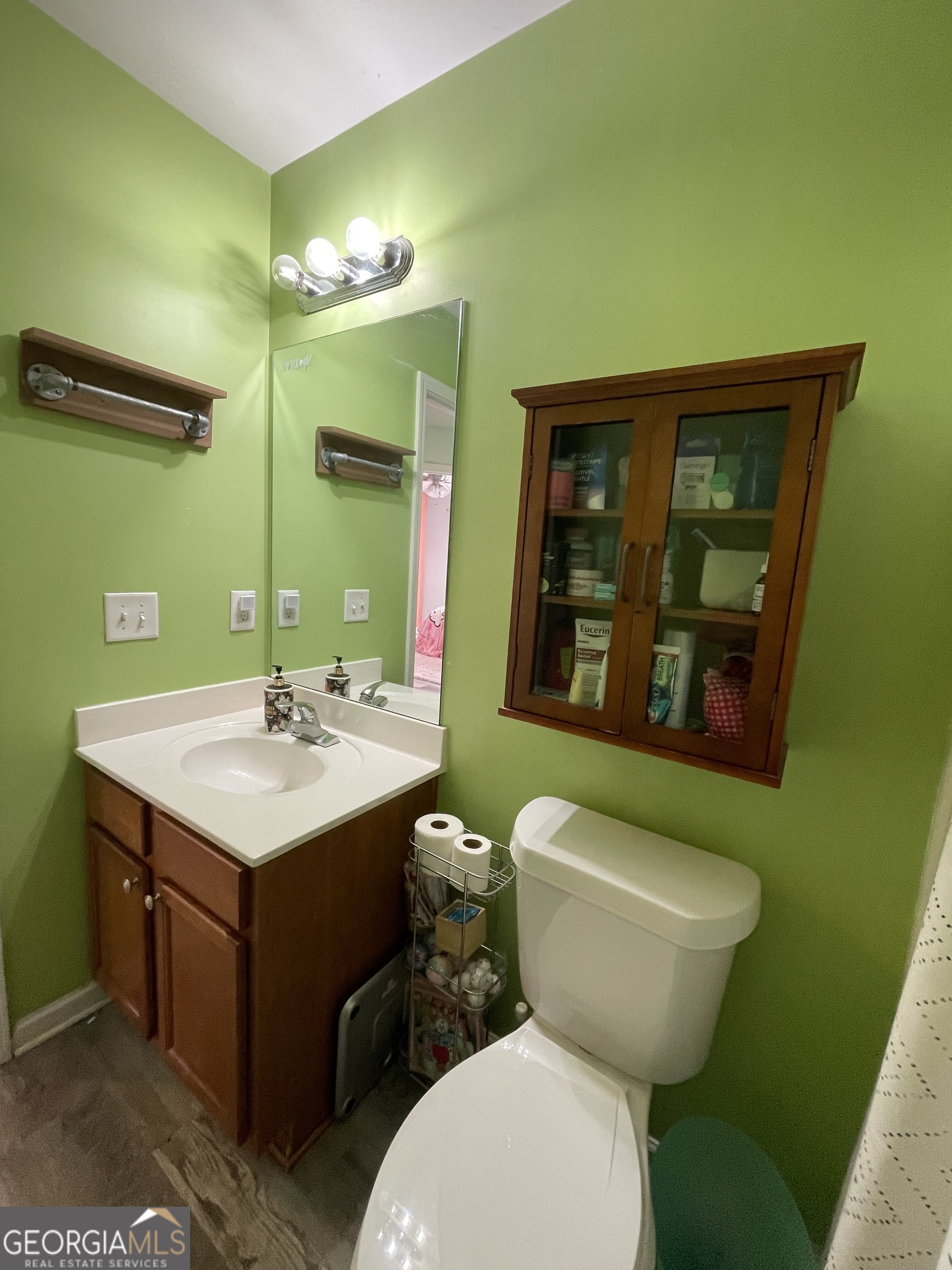 109 Presidential Lane Property Photo 35