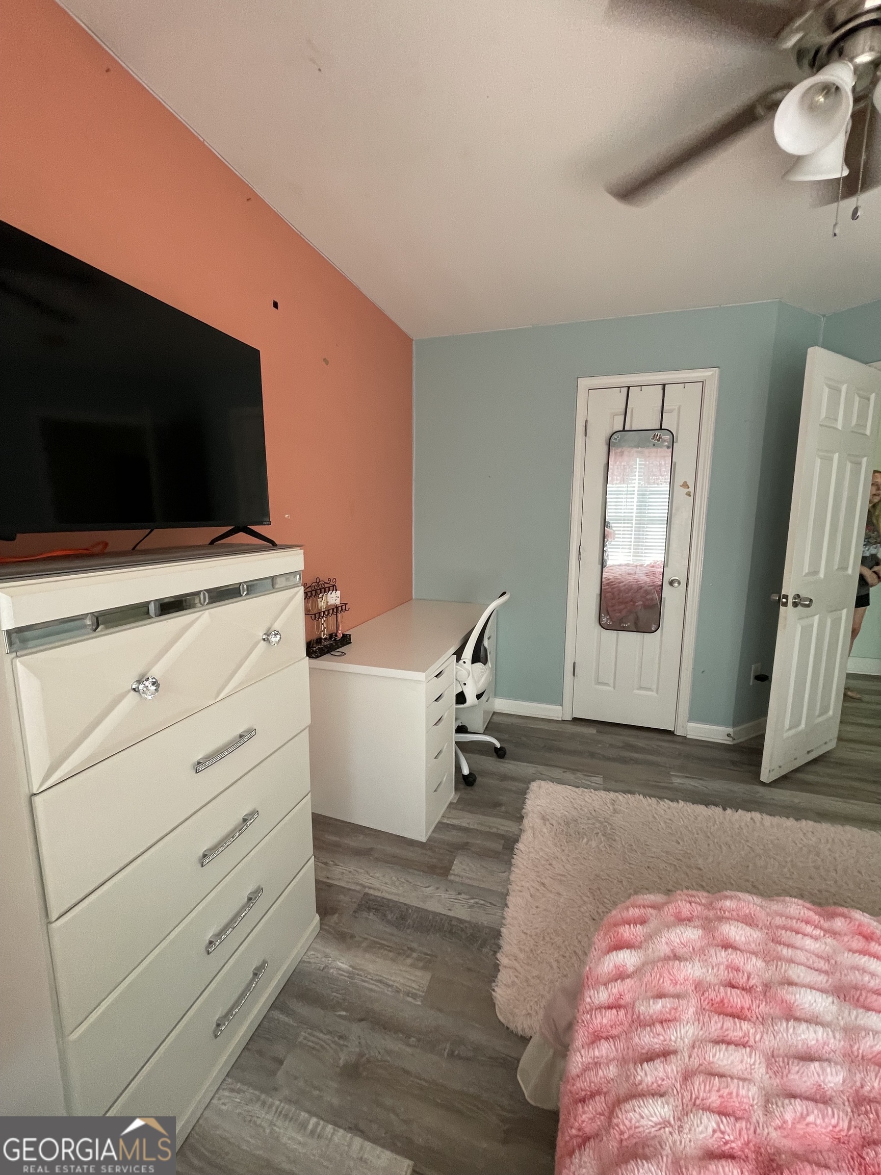109 Presidential Lane Property Photo 37