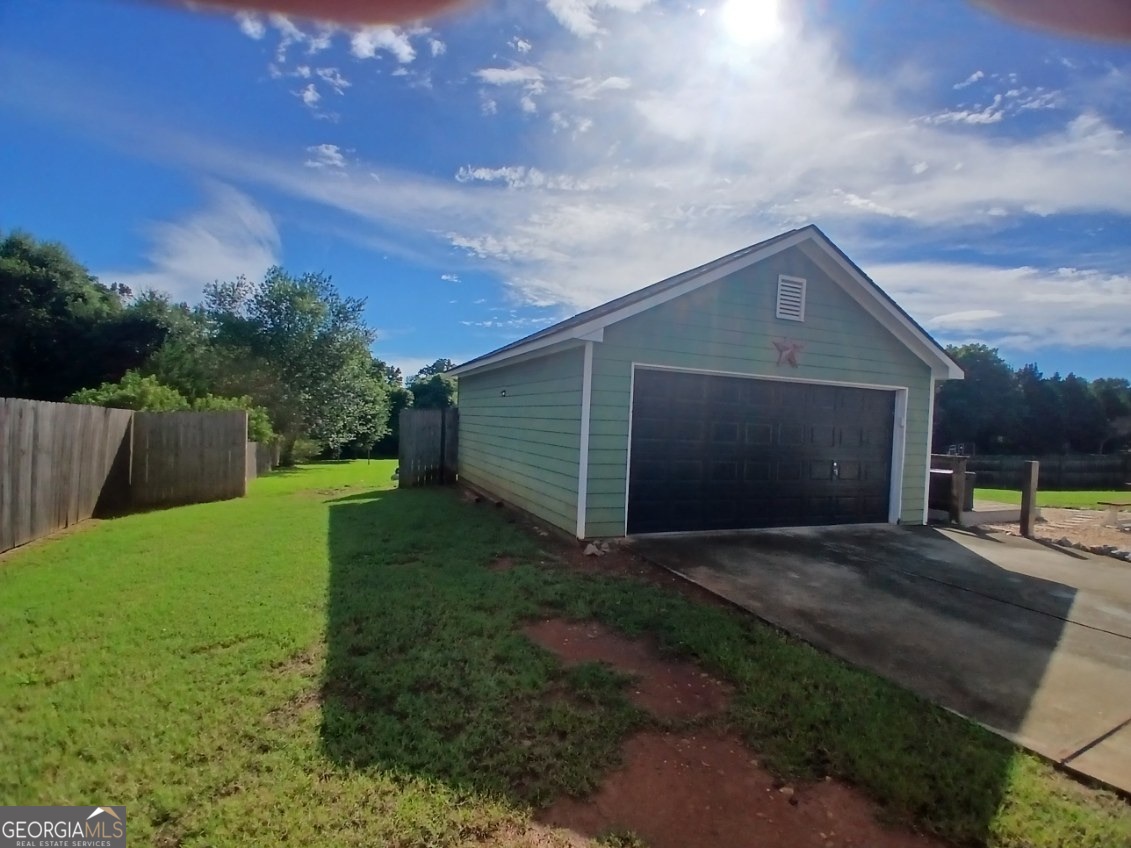 109 Presidential Lane Property Photo 44