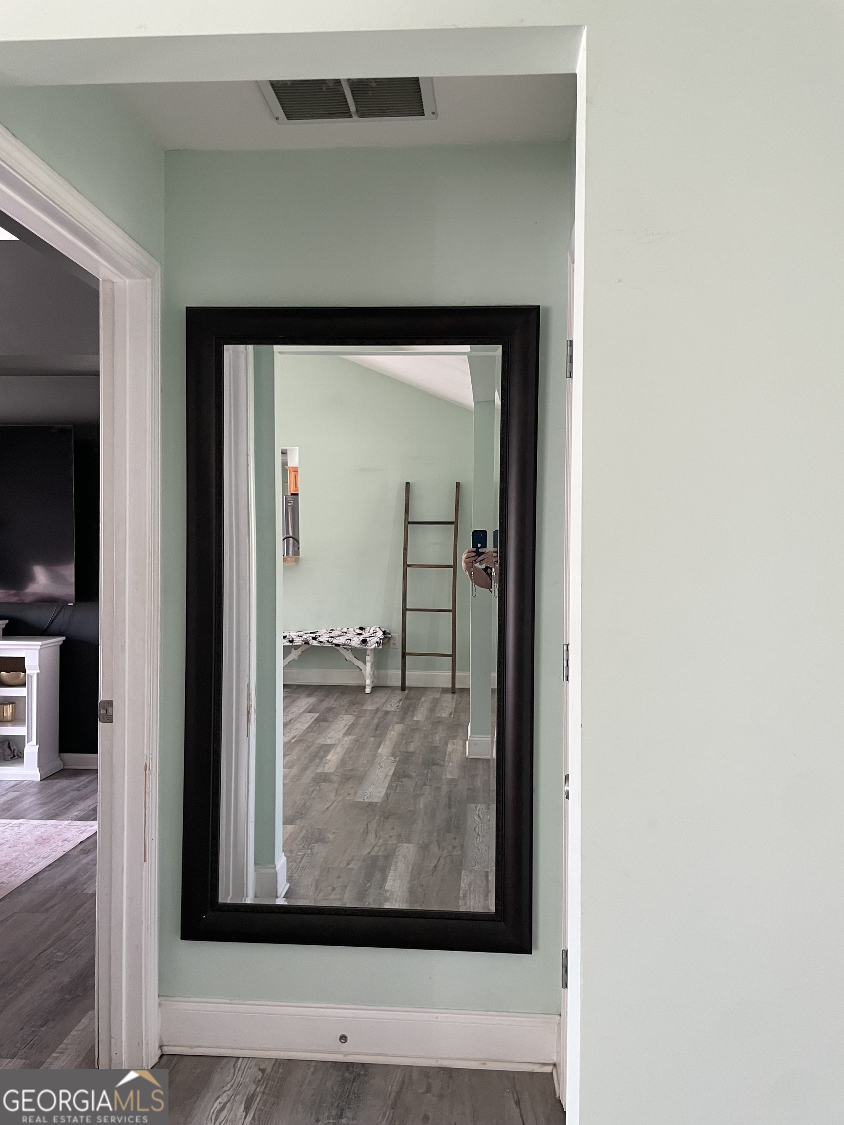 109 Presidential Lane Property Photo 64