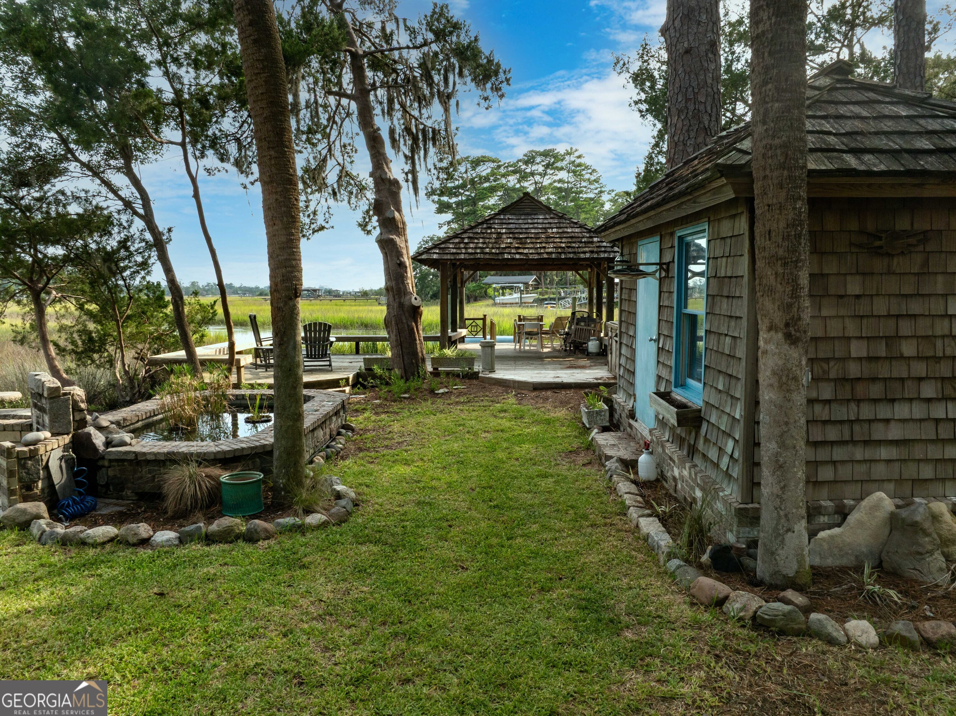 205 Suncrest Boulevard Property Photo 1