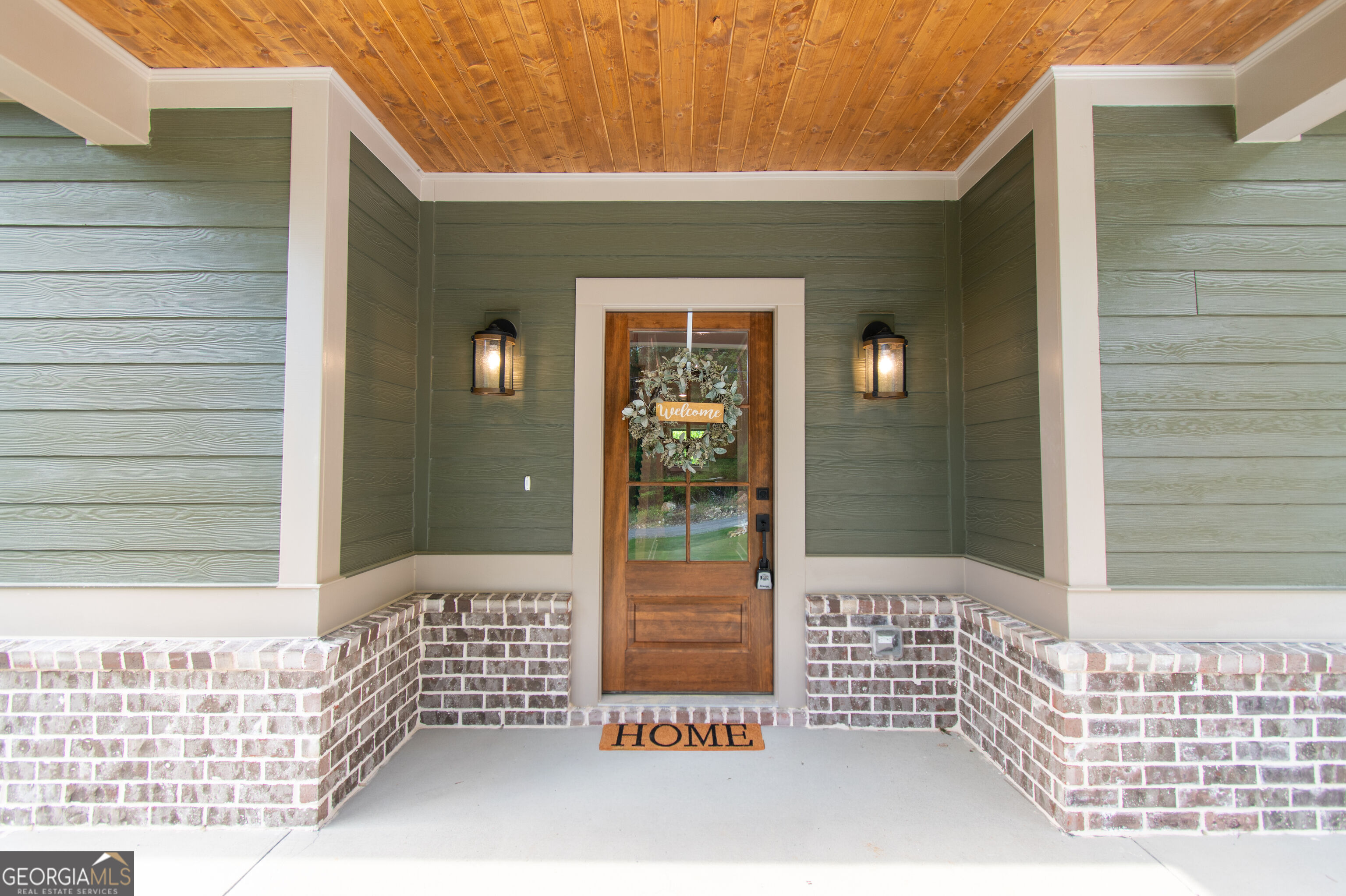 386 Mulberry Circle Property Photo 2