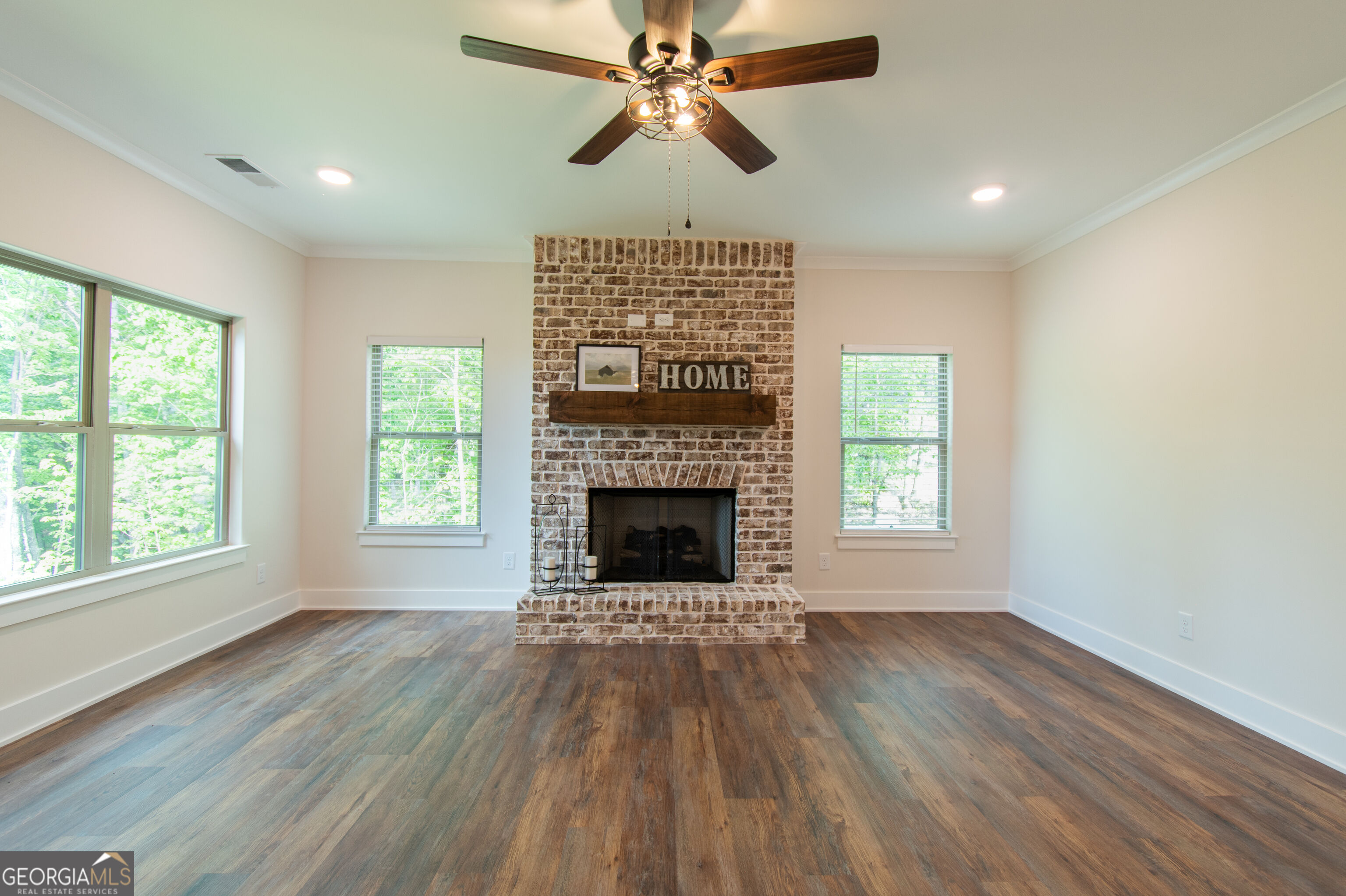 386 Mulberry Circle Property Photo 5