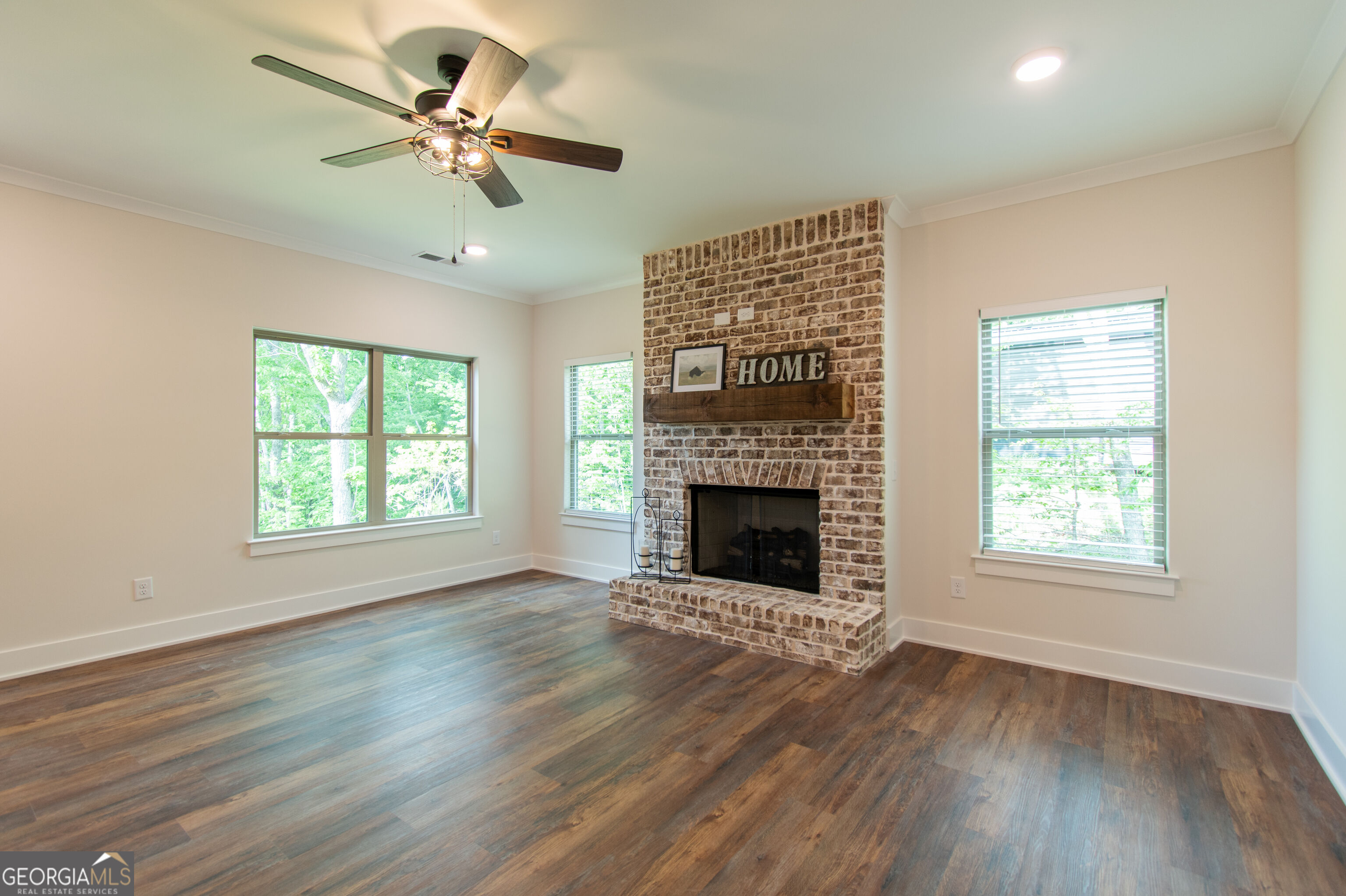 386 Mulberry Circle Property Photo 6