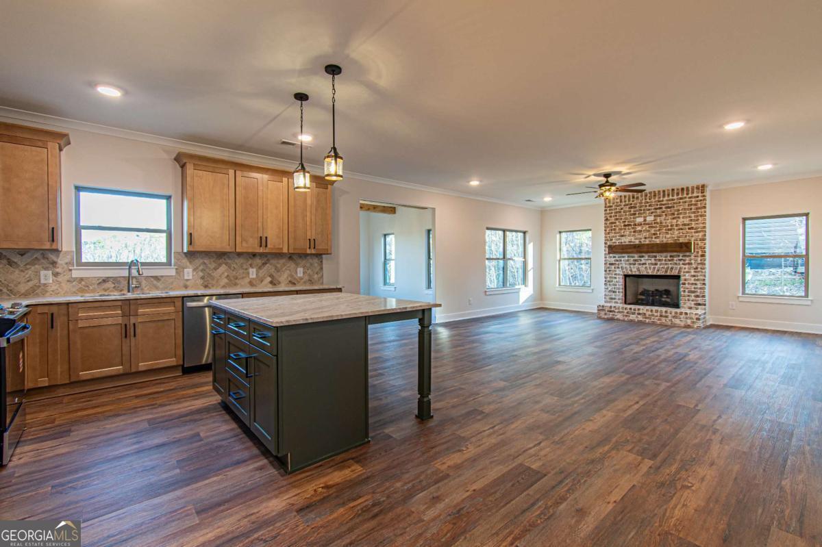 386 Mulberry Circle Property Photo 12