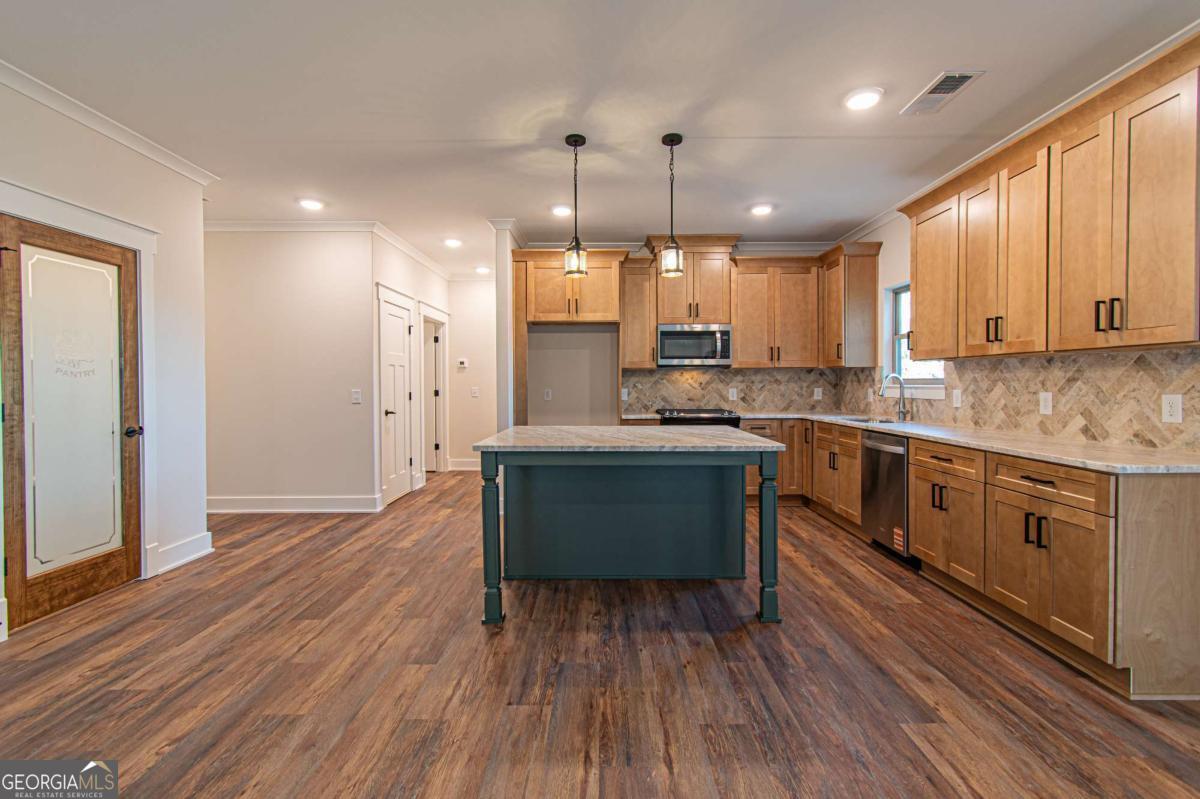 386 Mulberry Circle Property Photo 13