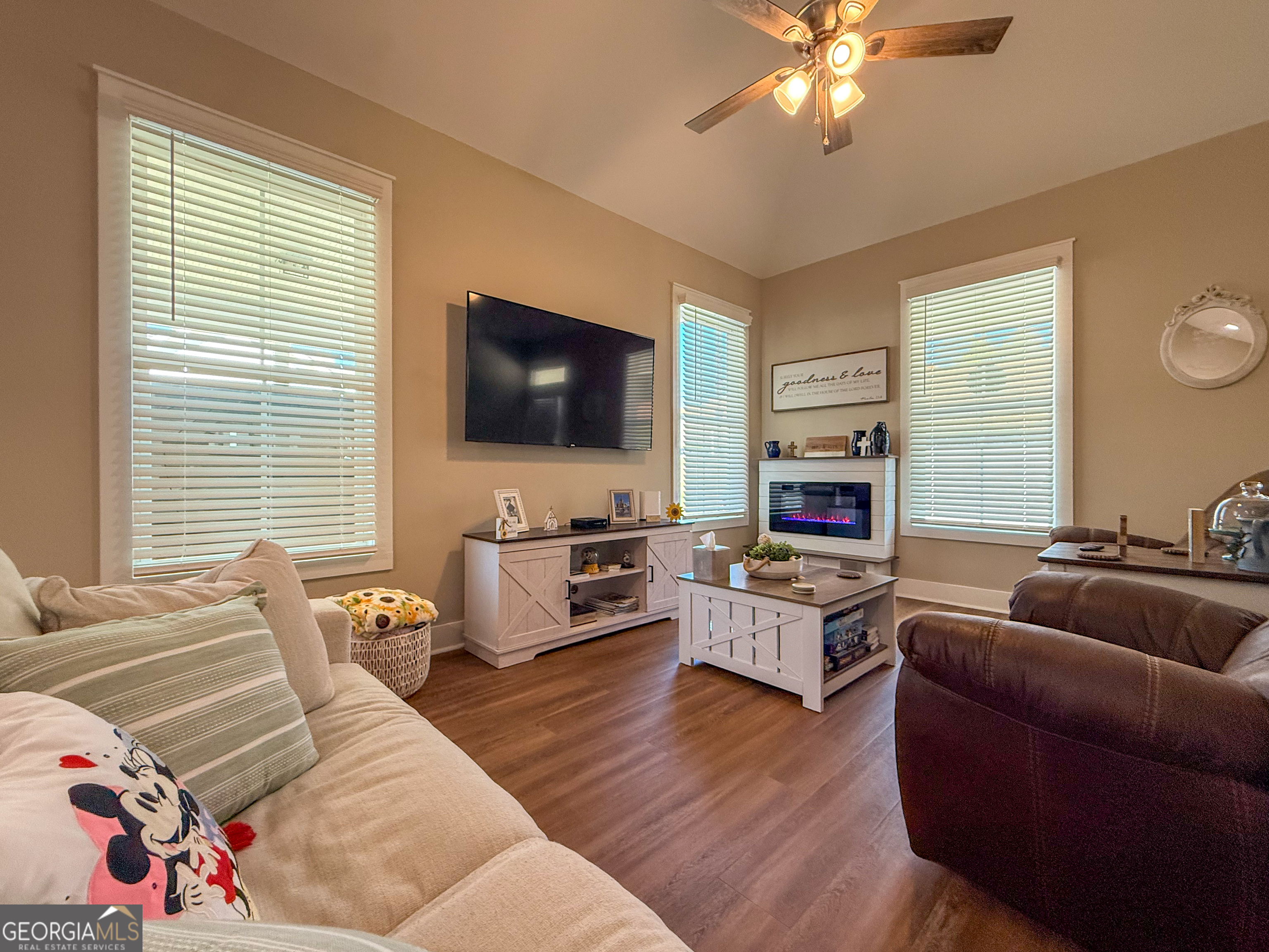 200 Campbell Street Property Photo 6
