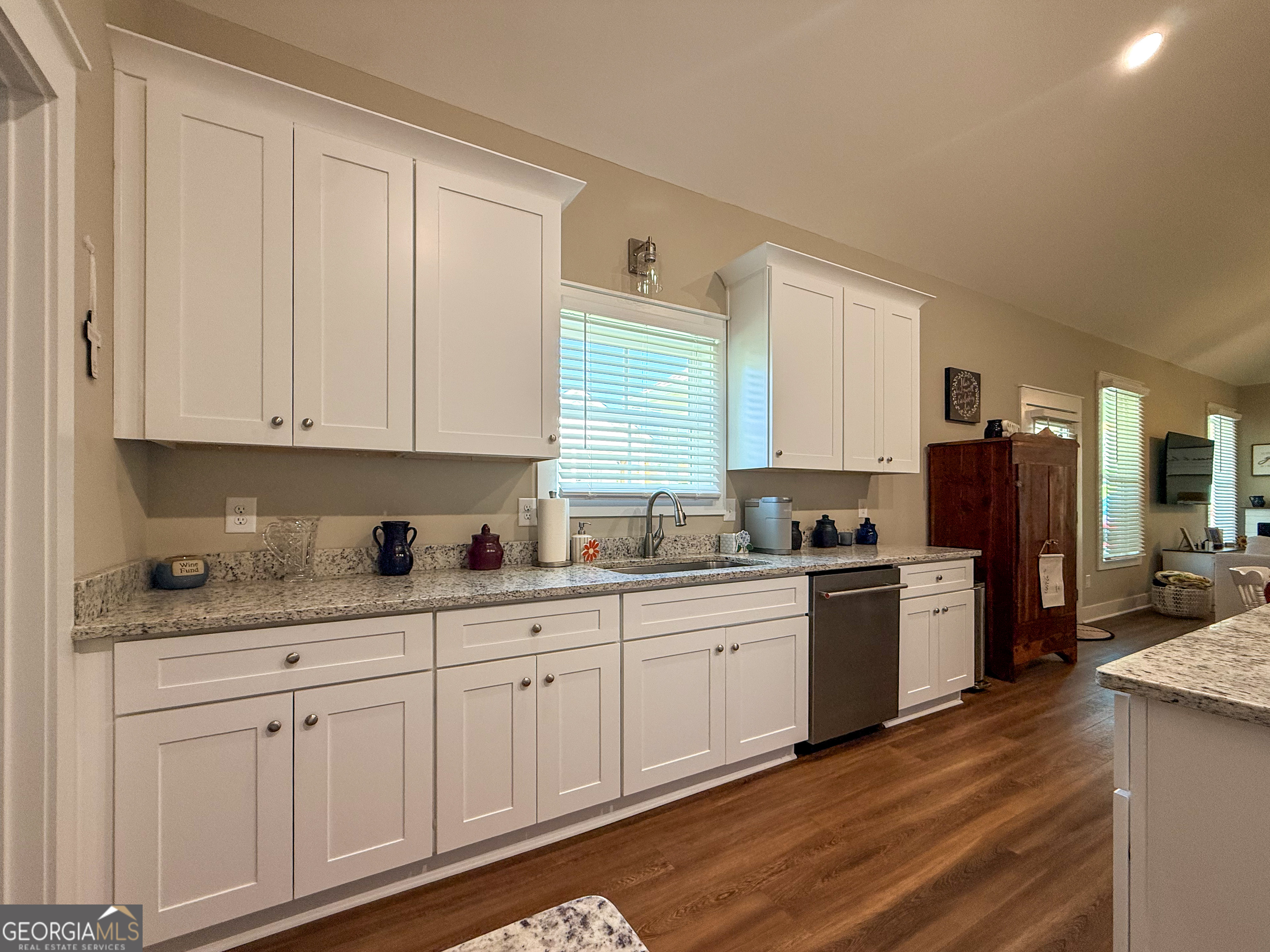 200 Campbell Street Property Photo 11