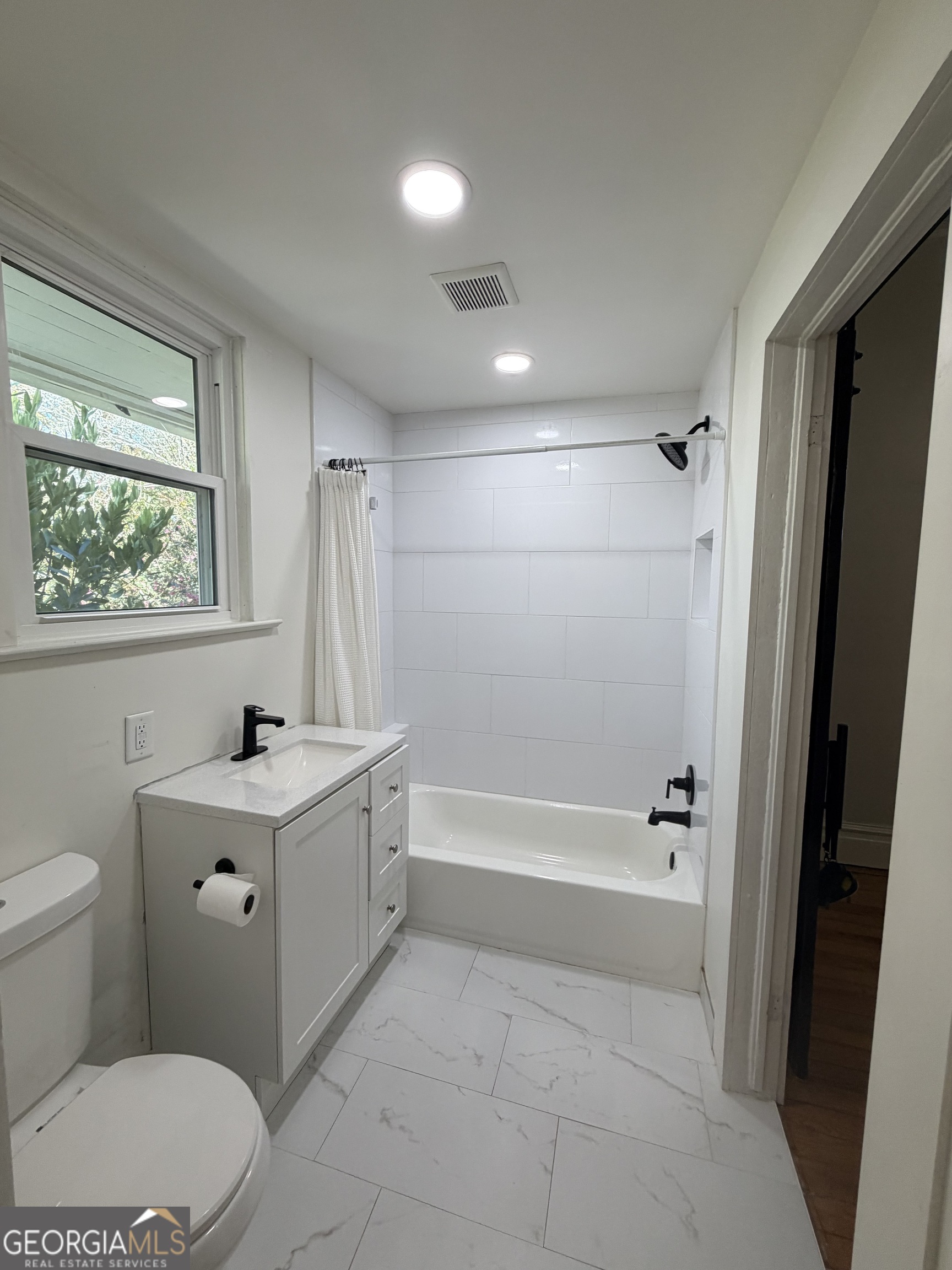 27 Carmichael Street Property Photo 23