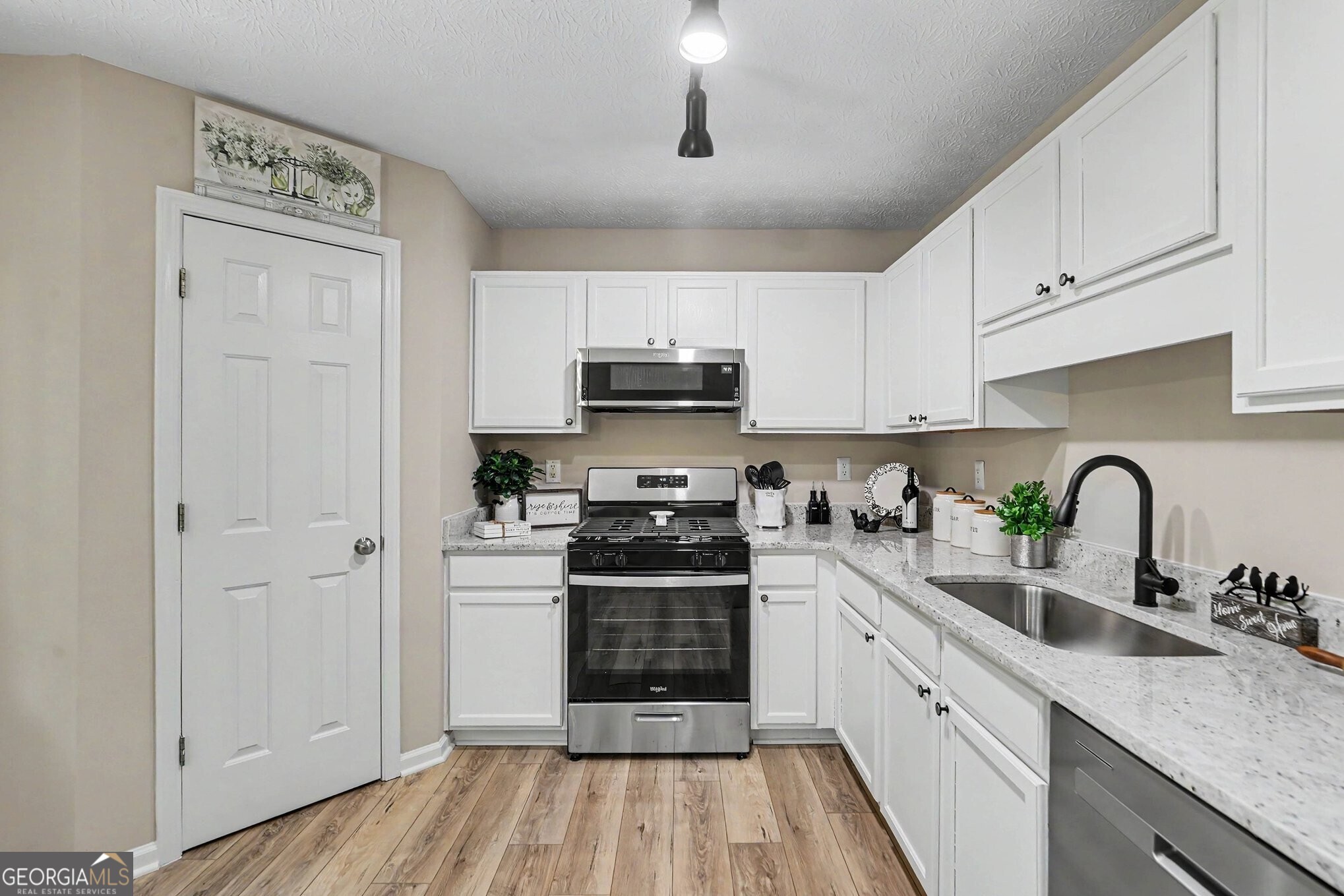 219 Senator Road Property Photo 7