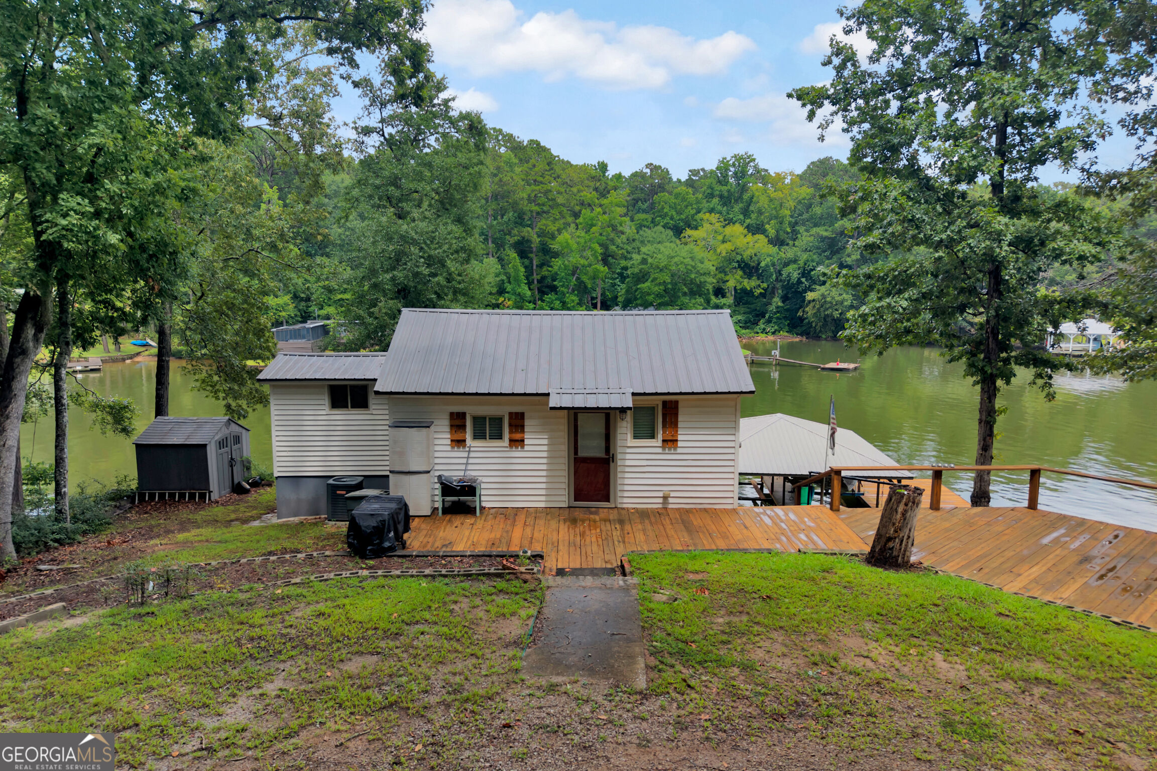 1735 Campbell Road Property Photo 2