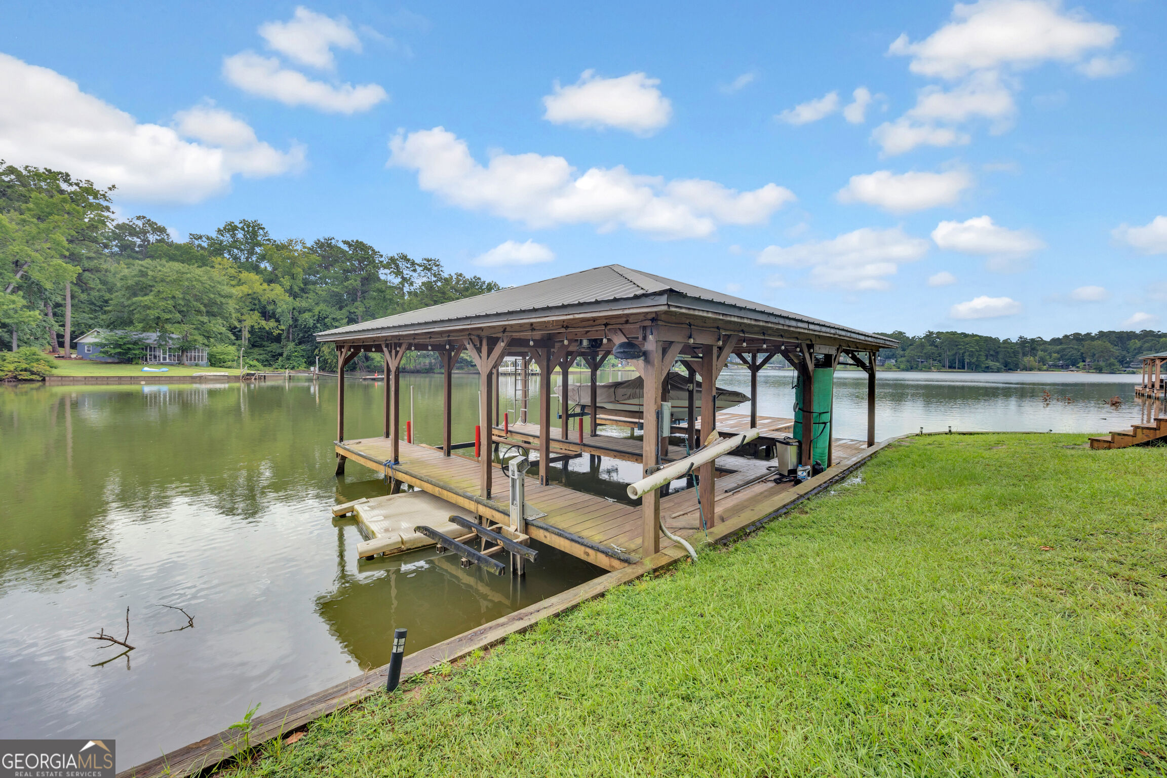 1735 Campbell Road Property Photo 10