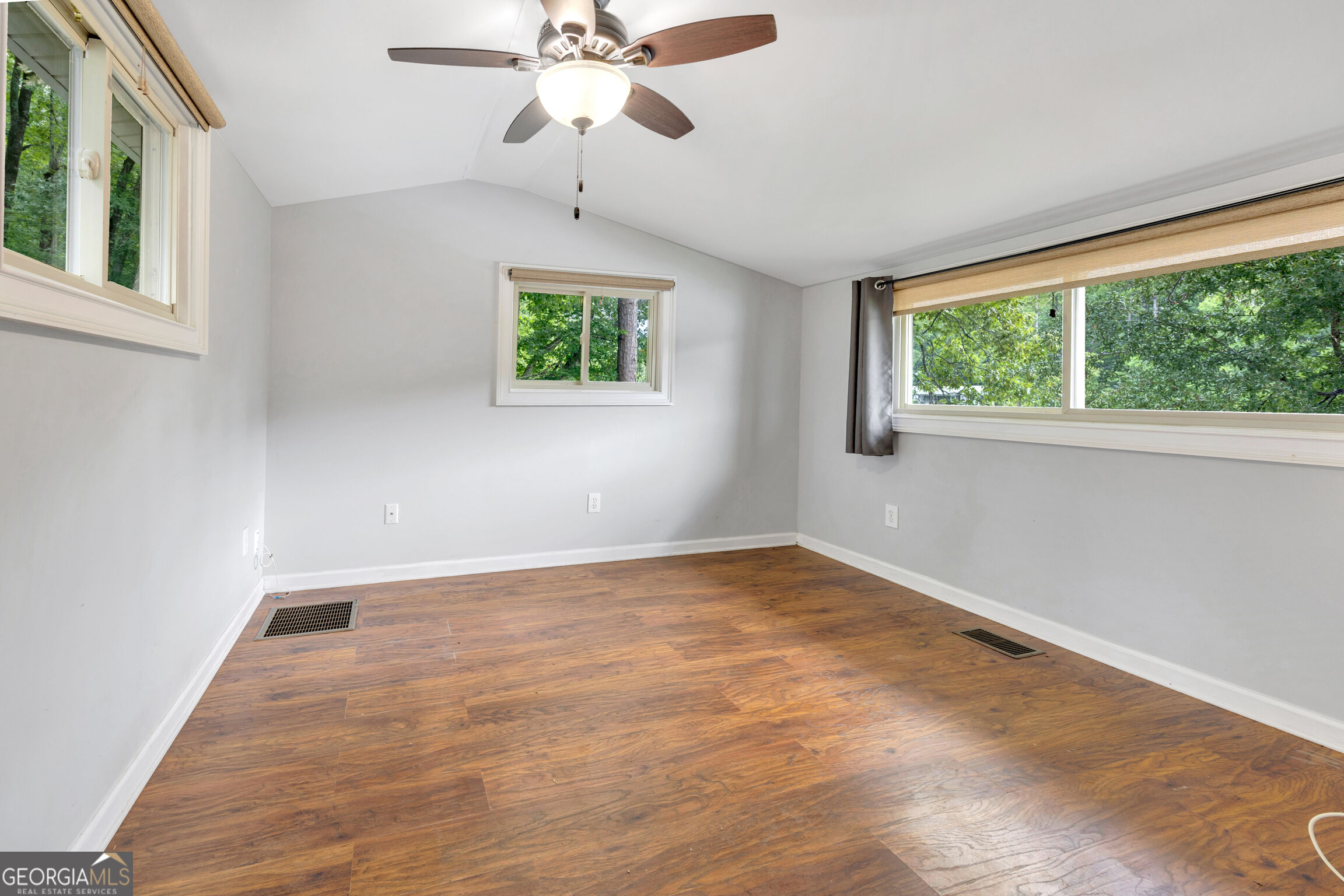 1735 Campbell Road Property Photo 18