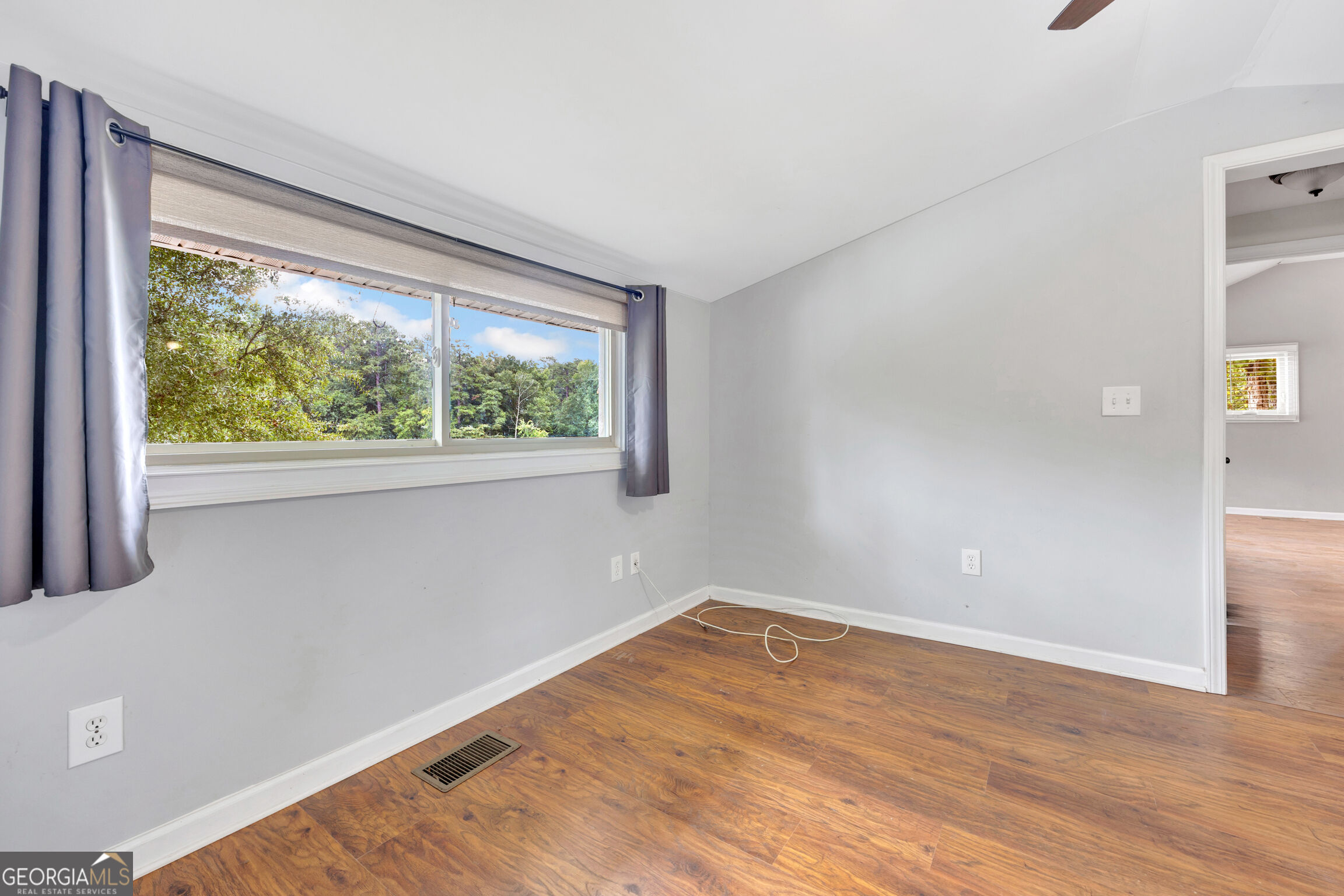 1735 Campbell Road Property Photo 19