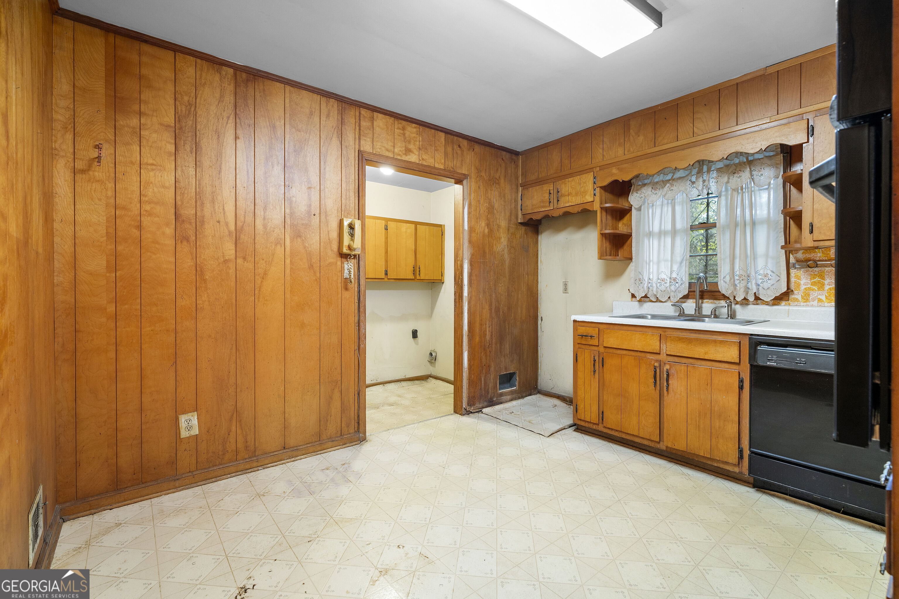 111 Irvin Street Property Photo 8