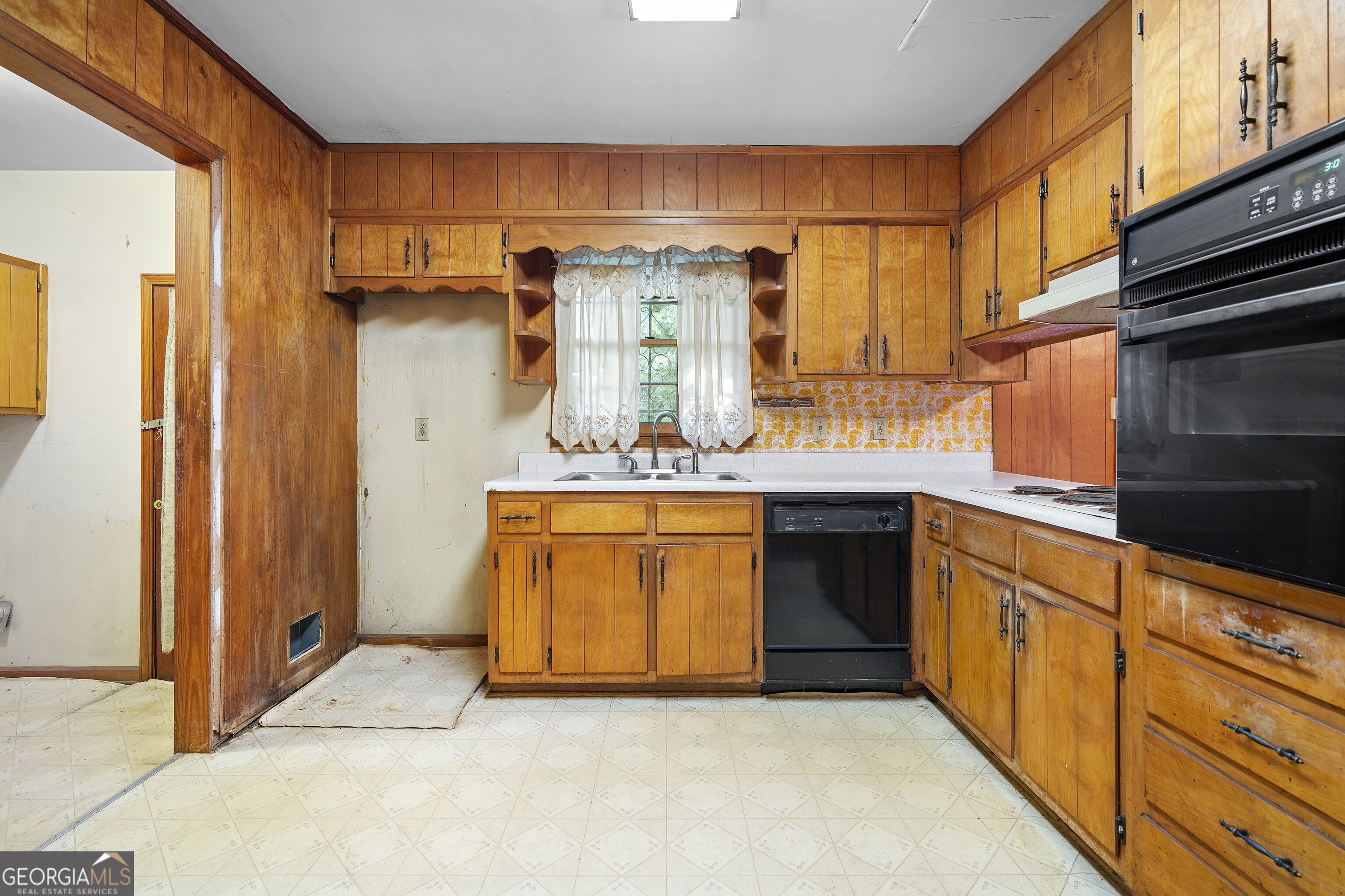 111 Irvin Street Property Photo 10
