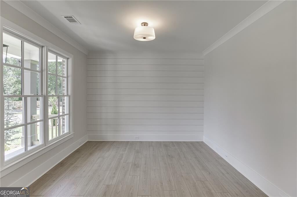 240 Wilbanks Street Property Photo 5