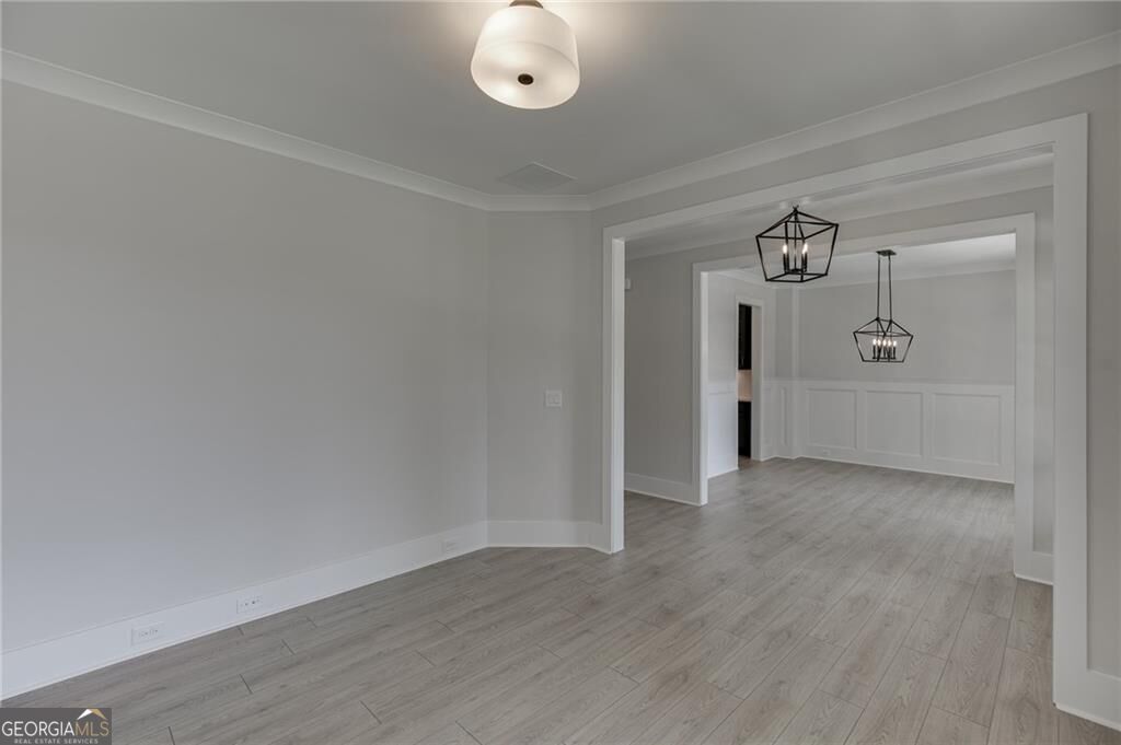 240 Wilbanks Street Property Photo 7