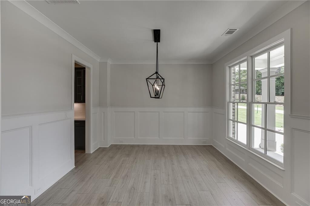 240 Wilbanks Street Property Photo 8