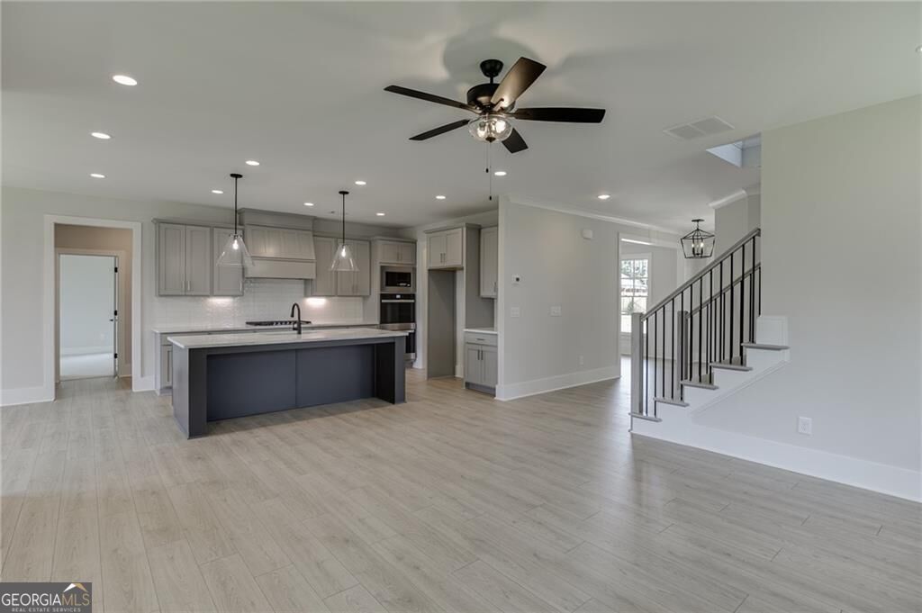 240 Wilbanks Street Property Photo 15