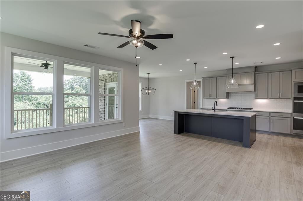 240 Wilbanks Street Property Photo 16