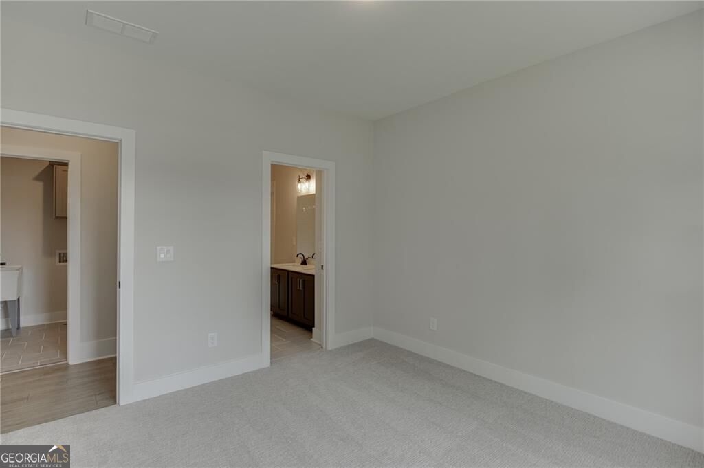 240 Wilbanks Street Property Photo 32