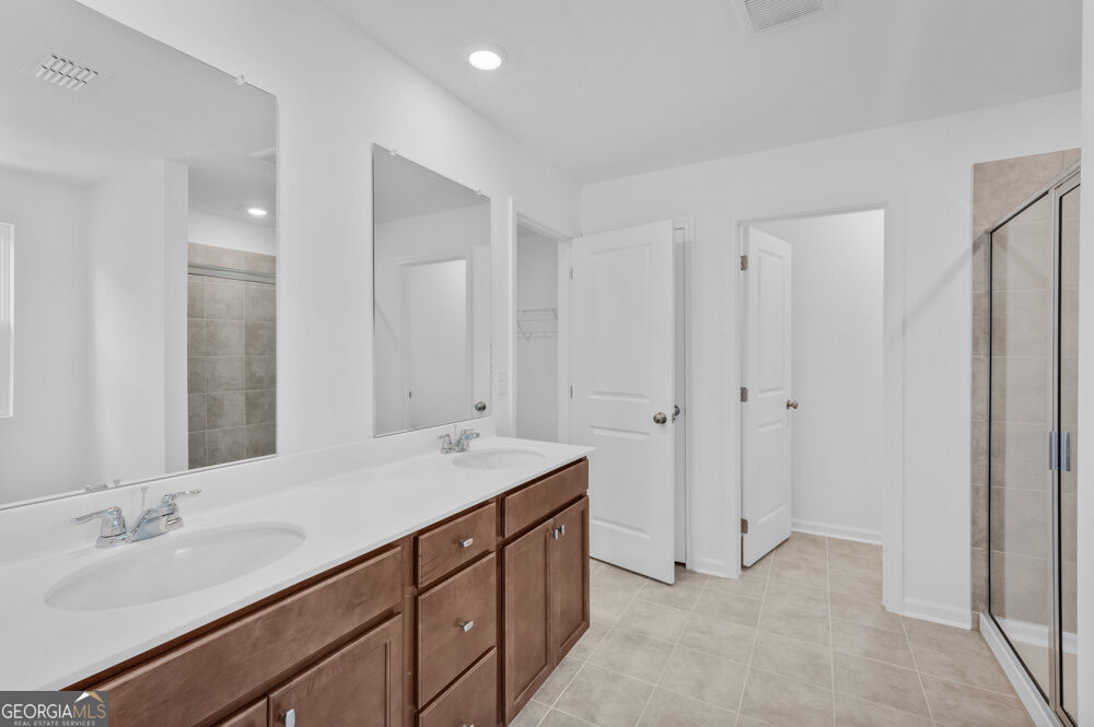 4039 Alderstone Drive Property Photo 4