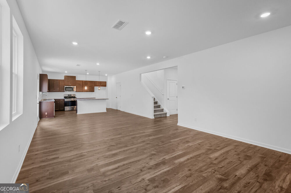 4039 Alderstone Drive Property Photo 8