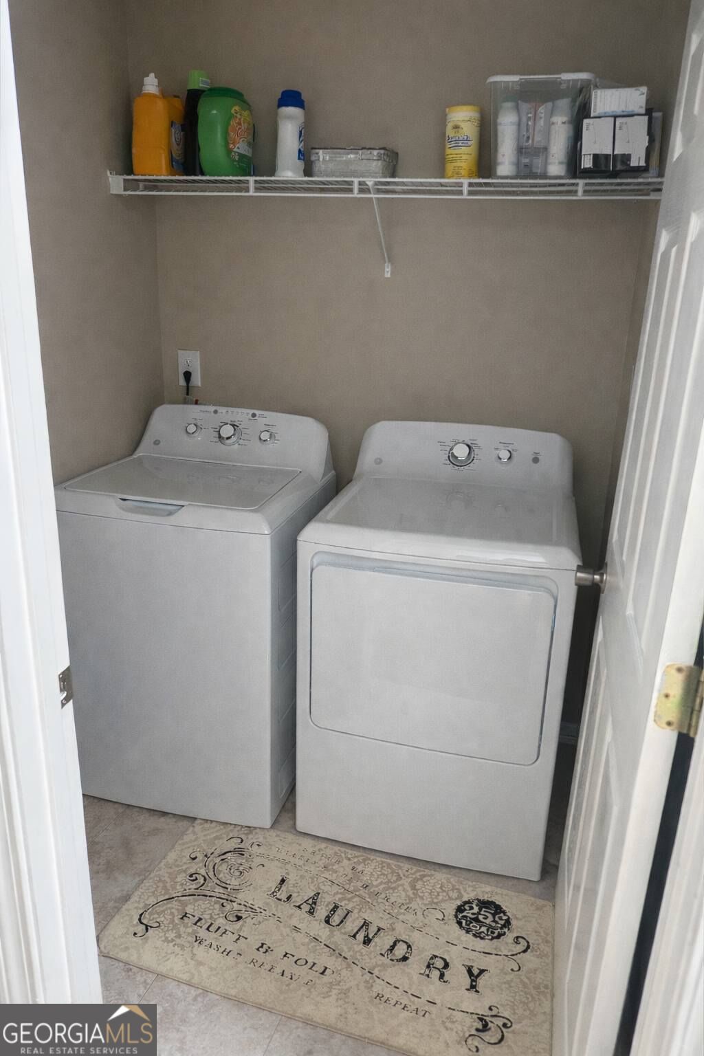 405 Caxton Court Sw Property Photo 9