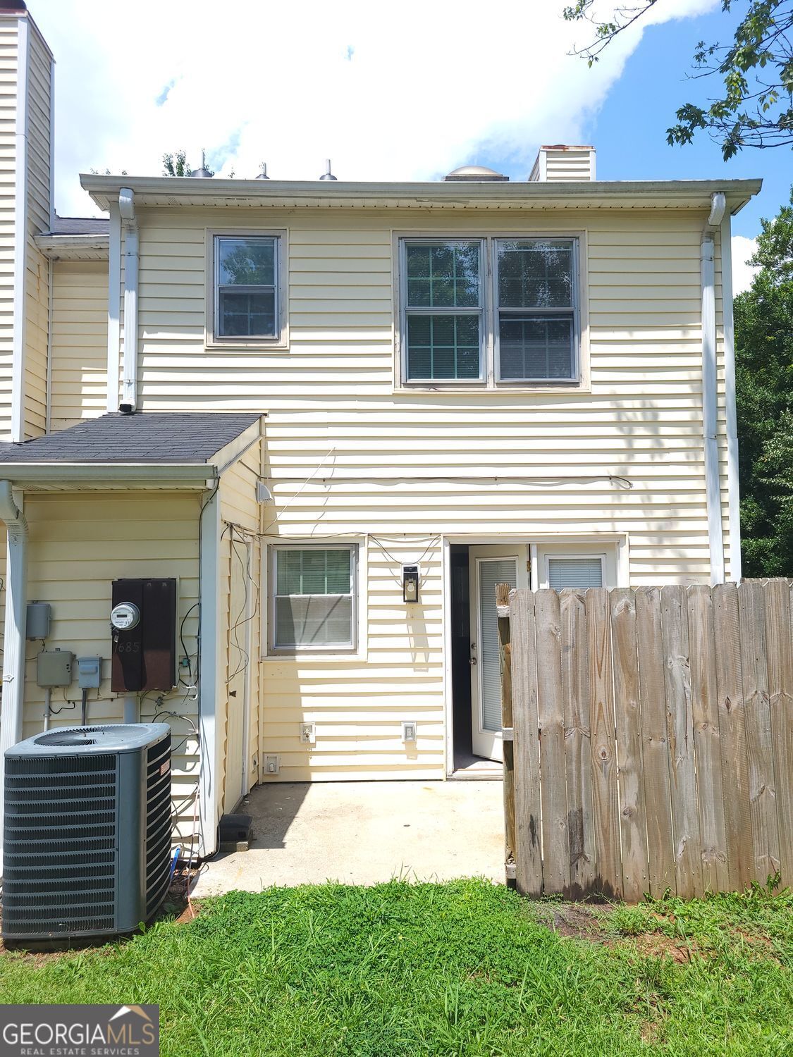 1685 Hunting Creek Drive Property Photo 3