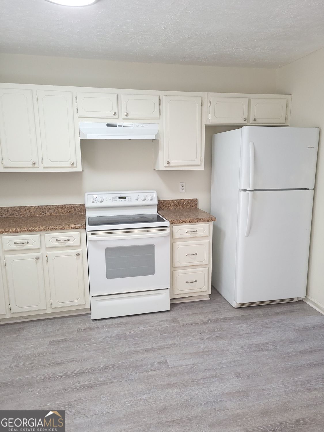 1685 Hunting Creek Drive Property Photo 8